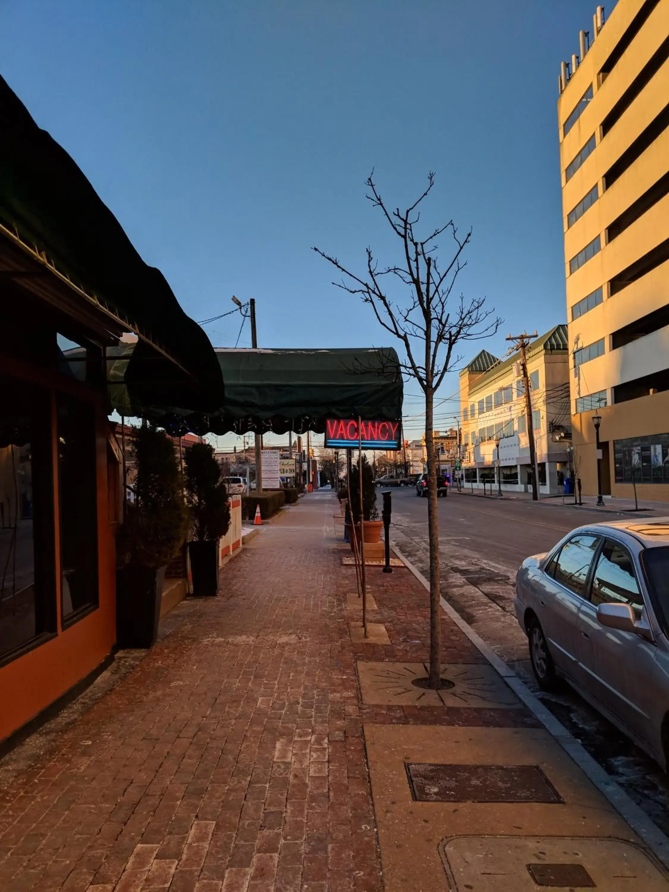 Property building in Chelsea Pub and Inn Property building in Chelsea Pub and Inn