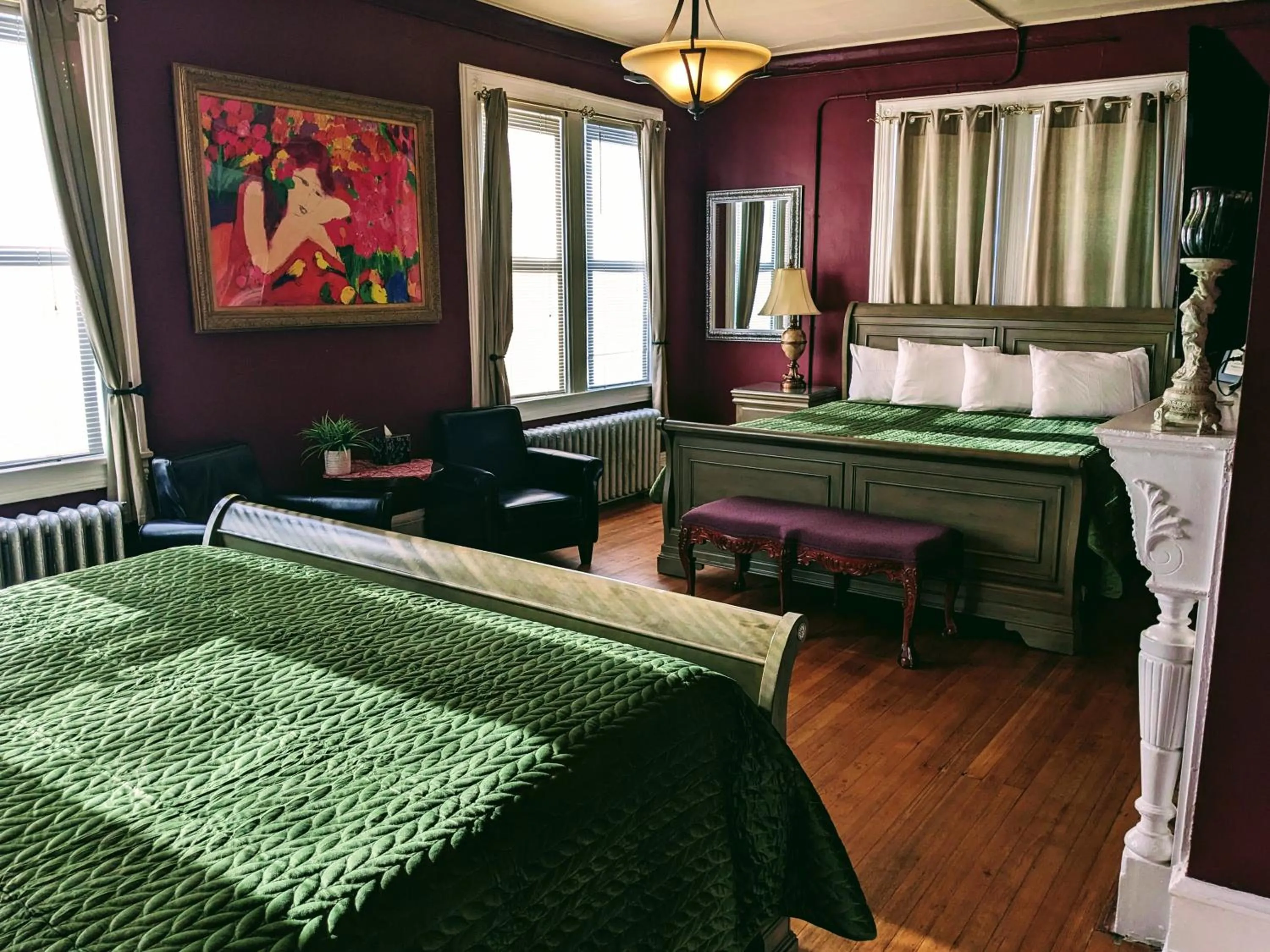 Bed in Chelsea Pub and Inn