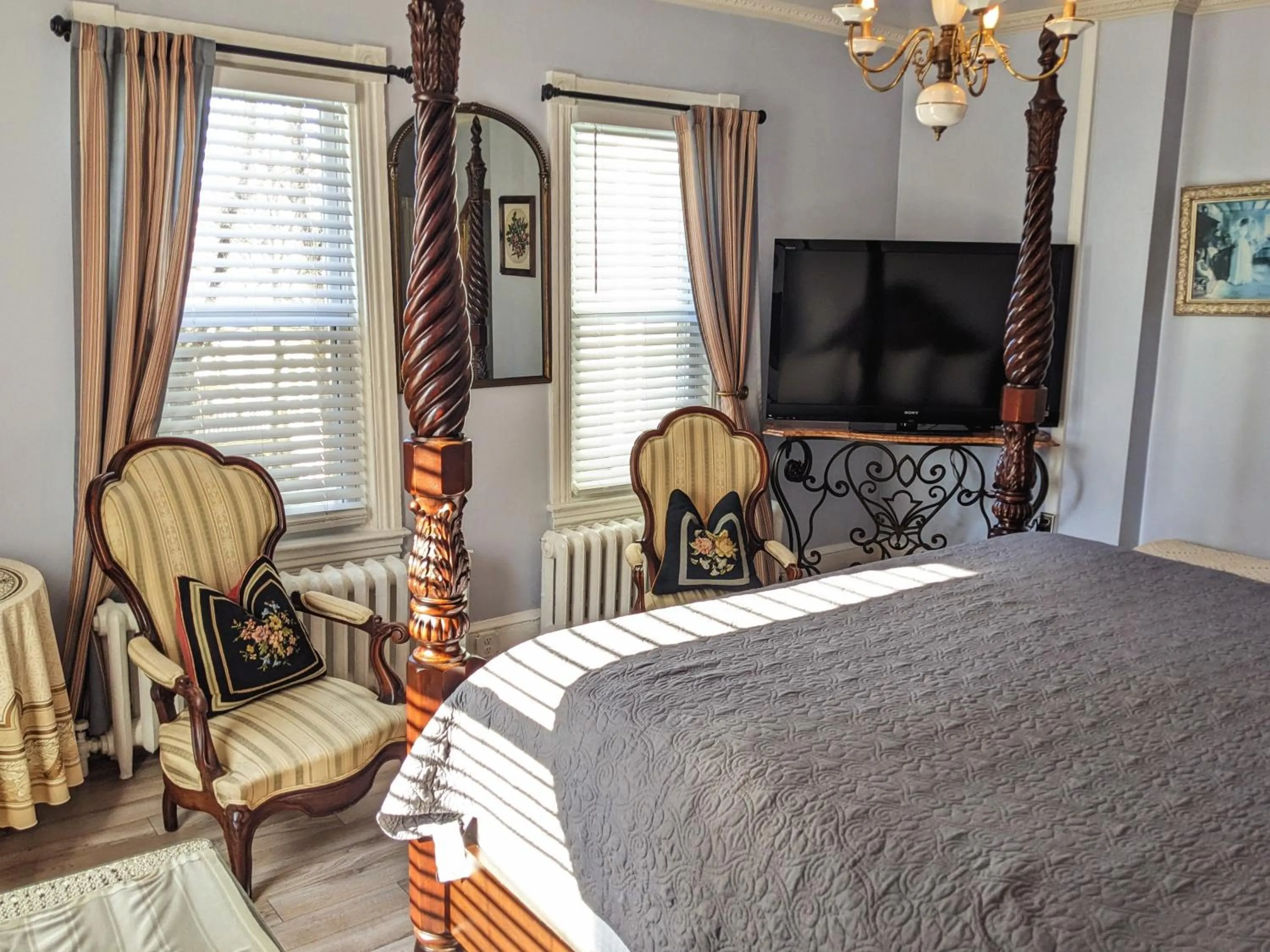 Bed in Chelsea Pub and Inn