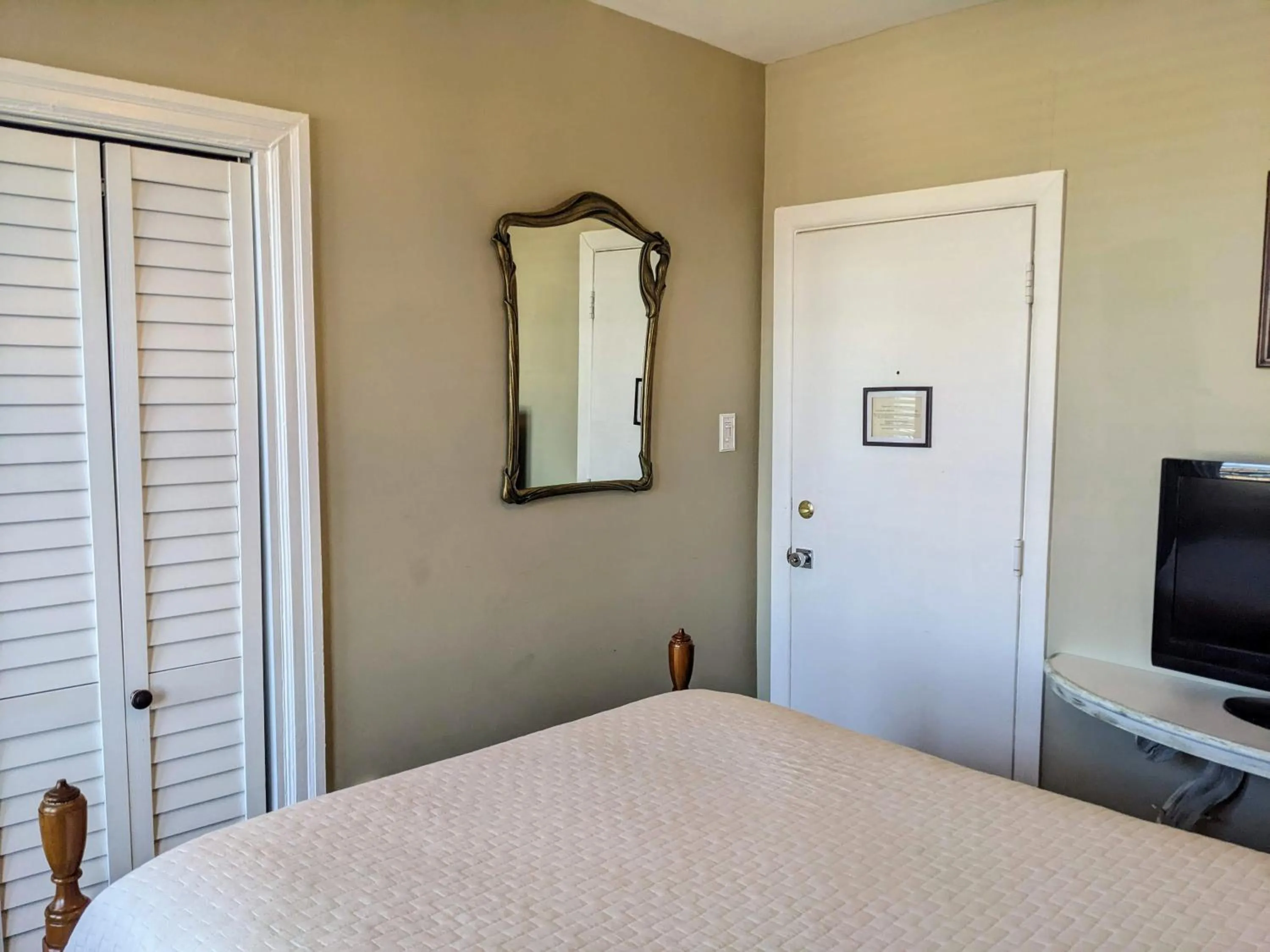 Bed in Chelsea Pub and Inn