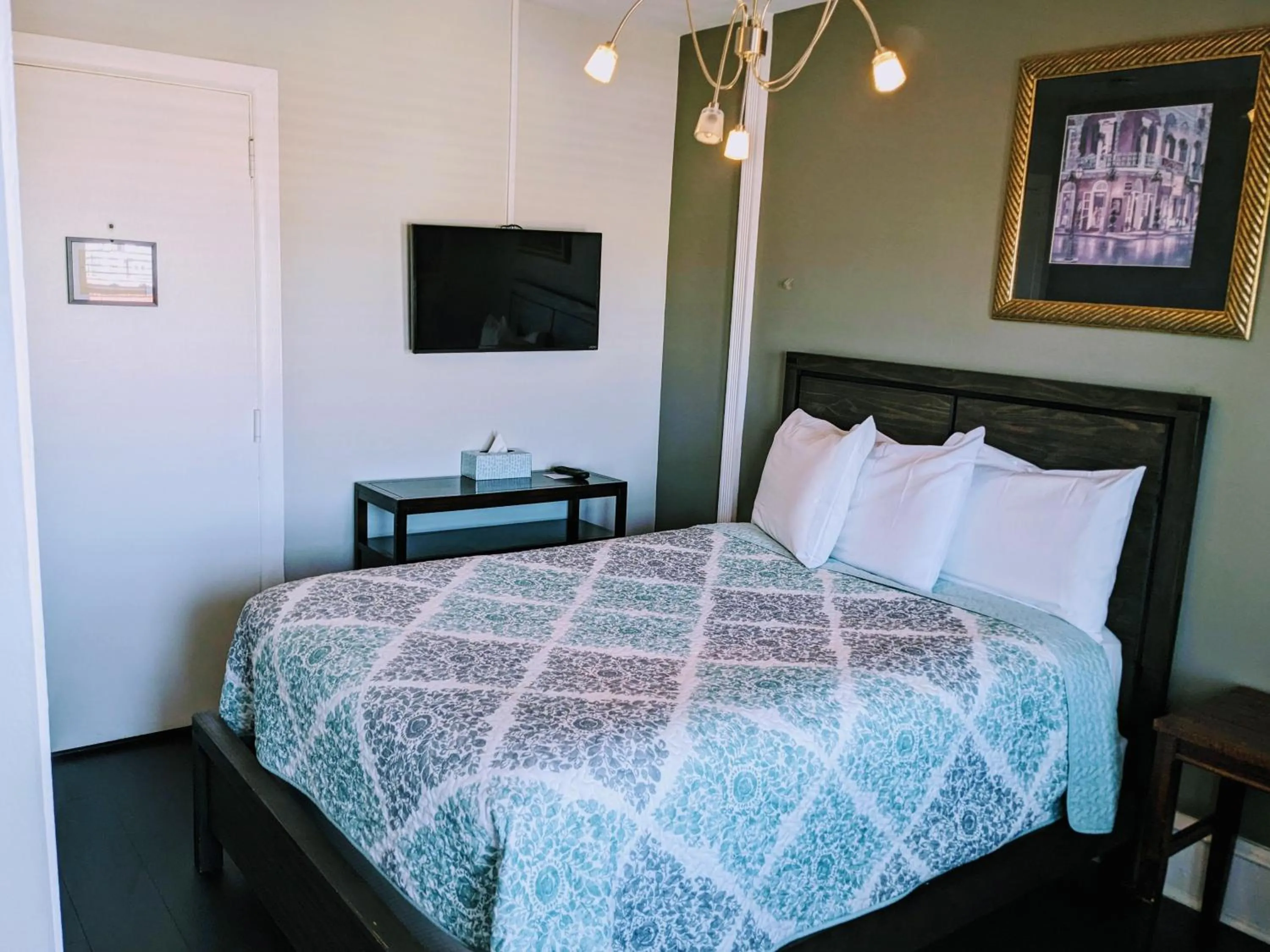 Bed in Chelsea Pub and Inn