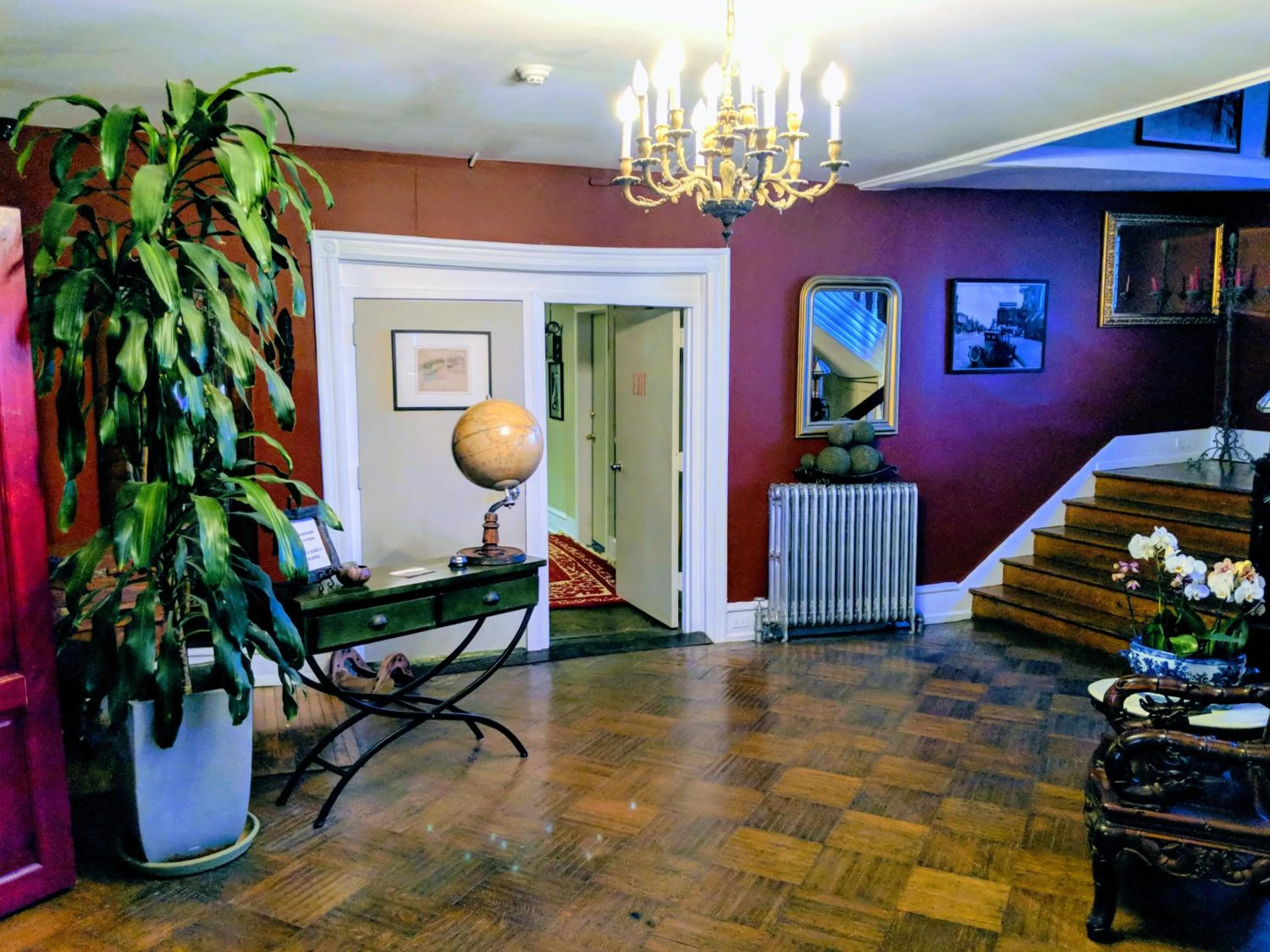 Lobby or reception in Chelsea Pub and Inn