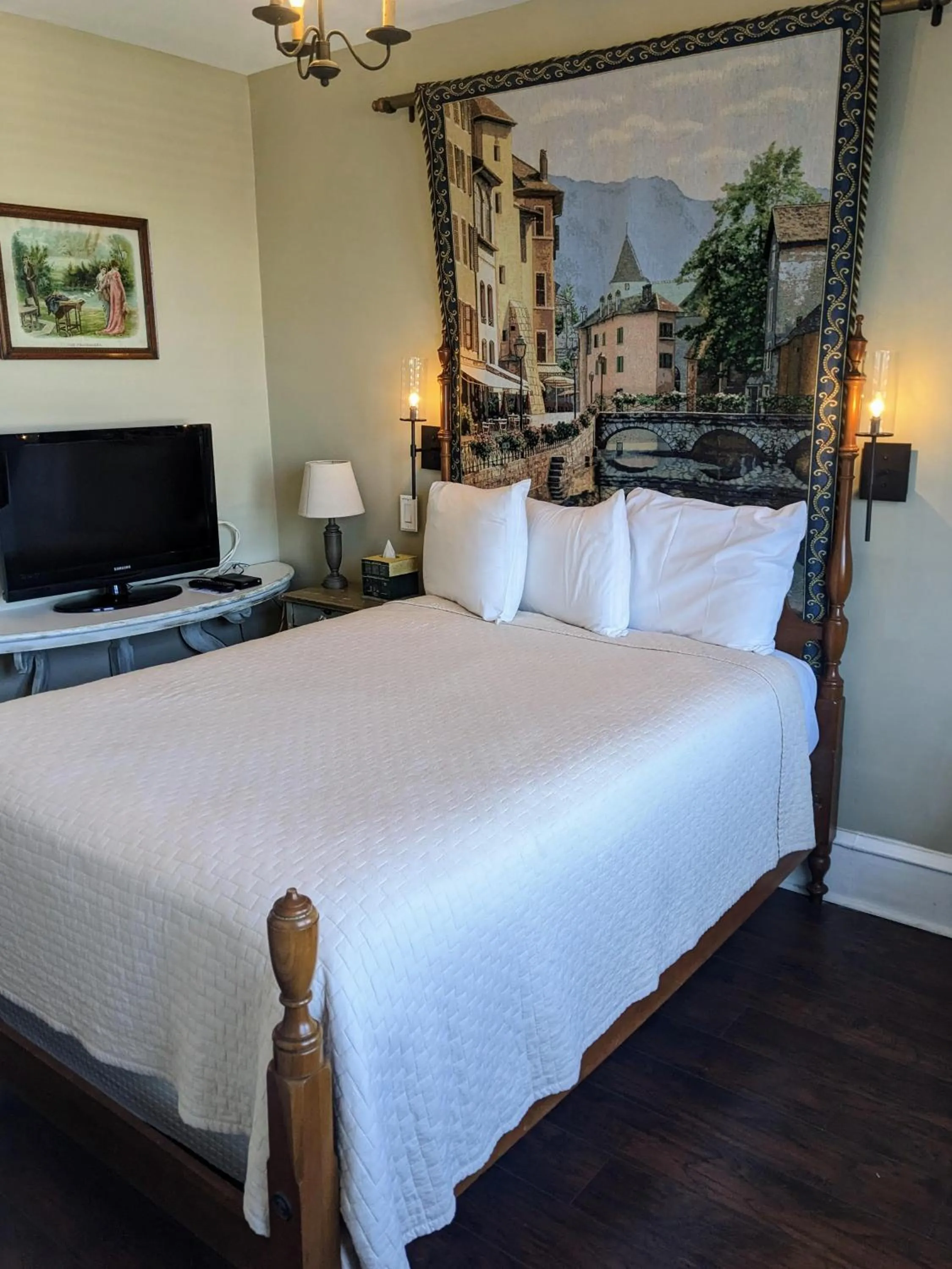 Bed in Chelsea Pub and Inn