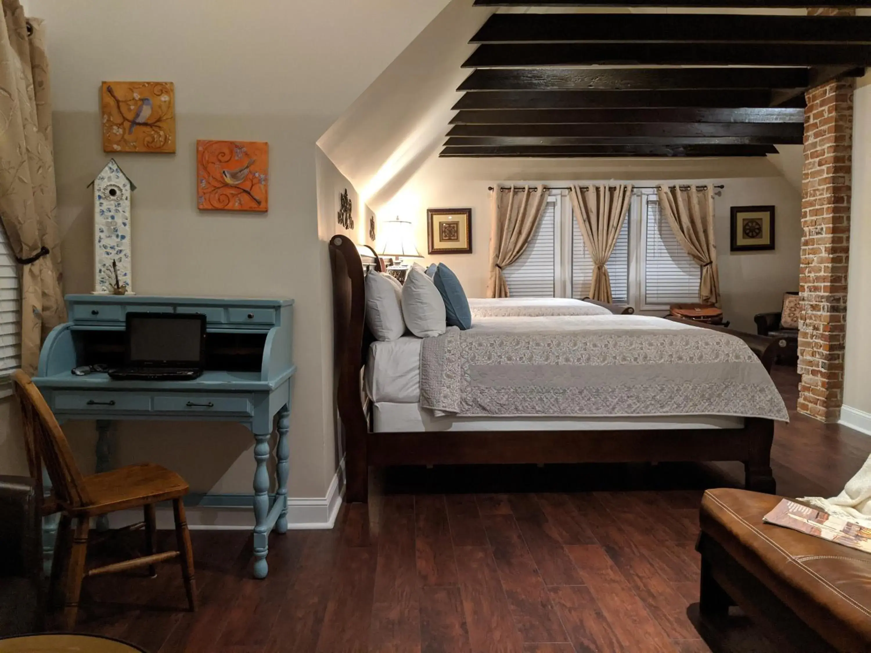 Bed in Chelsea Pub and Inn Bed in Chelsea Pub and Inn