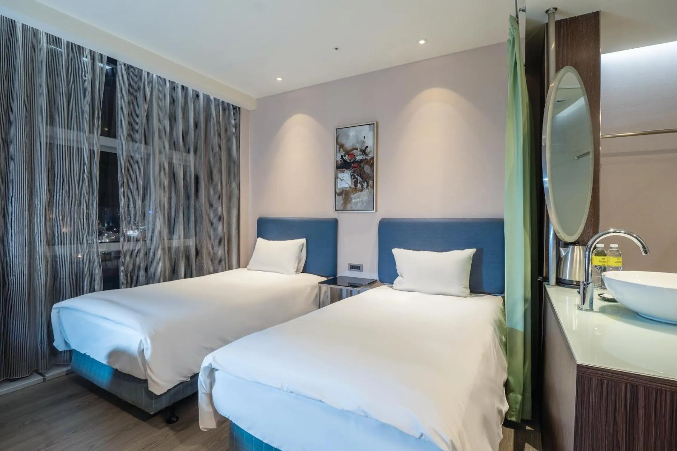 Bed in CHECK inn Taipei Xinyi