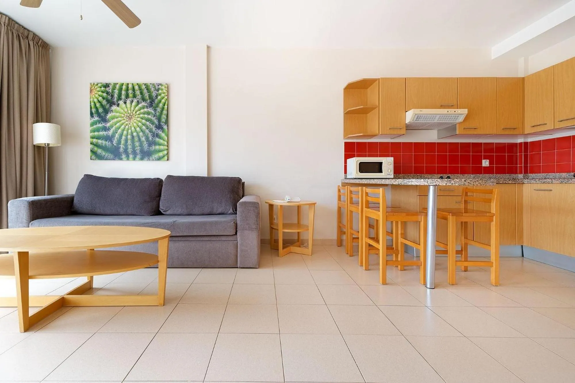 Photo of the whole room in Servatur Altamadores