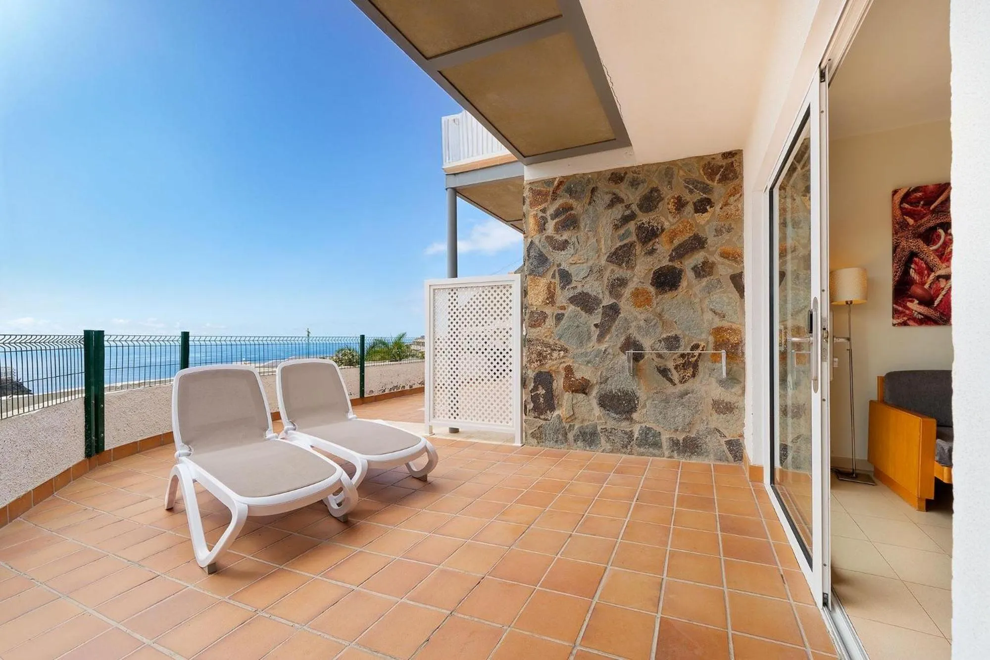 Photo of the whole room in Servatur Altamadores