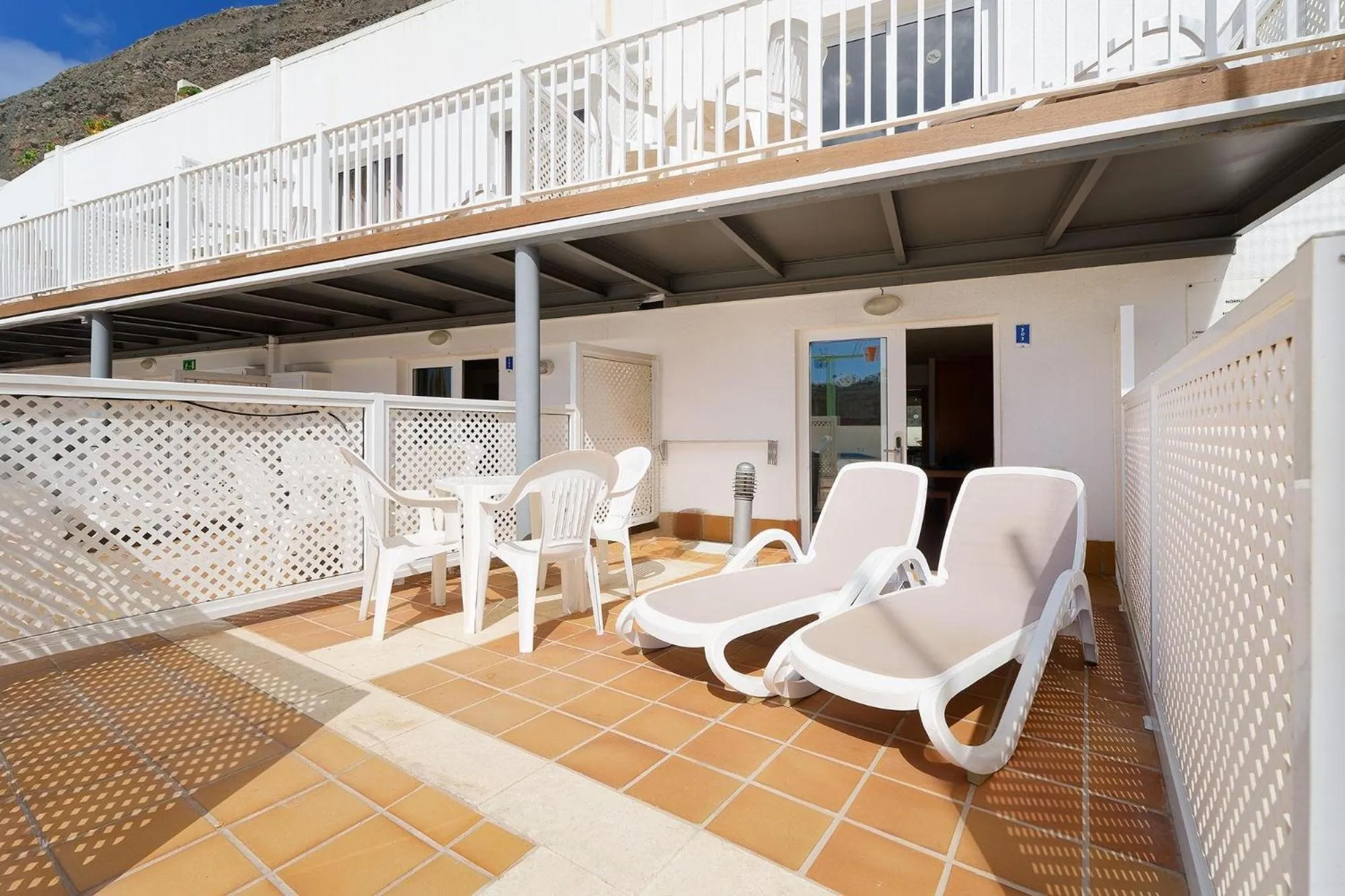 Photo of the whole room in Servatur Altamadores