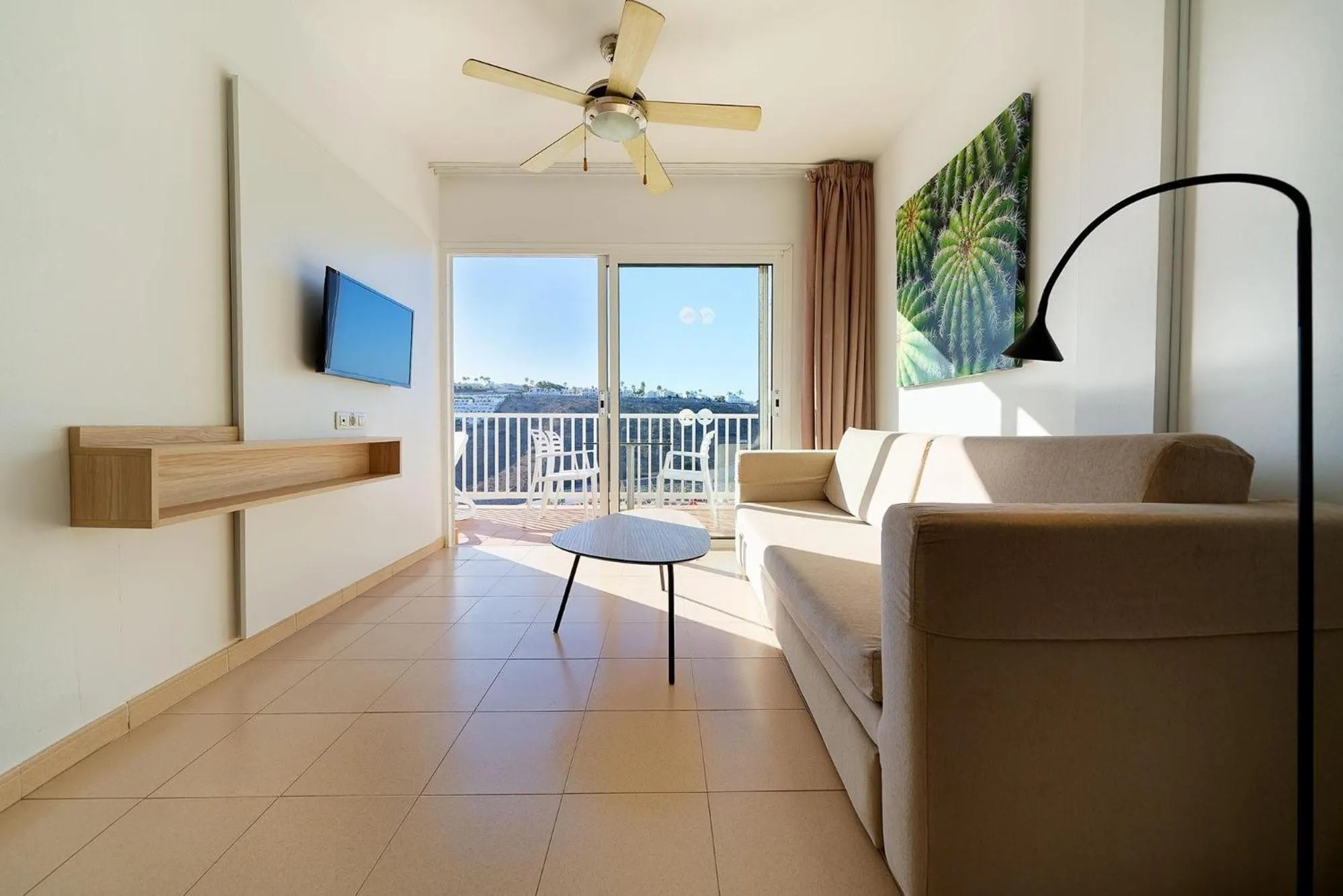 Photo of the whole room in Servatur Altamadores