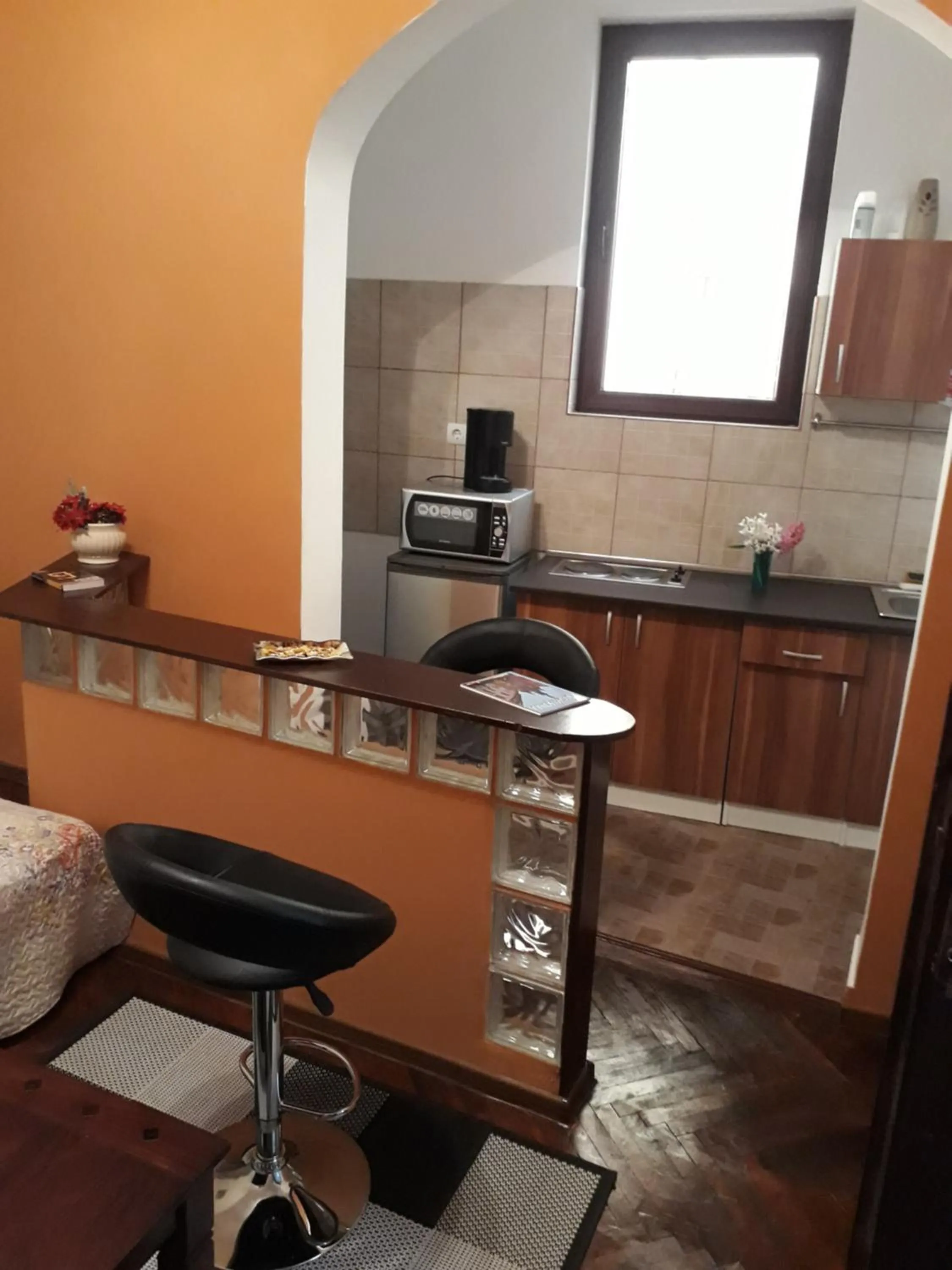 Coffee/tea facilities in Motor House Unirii