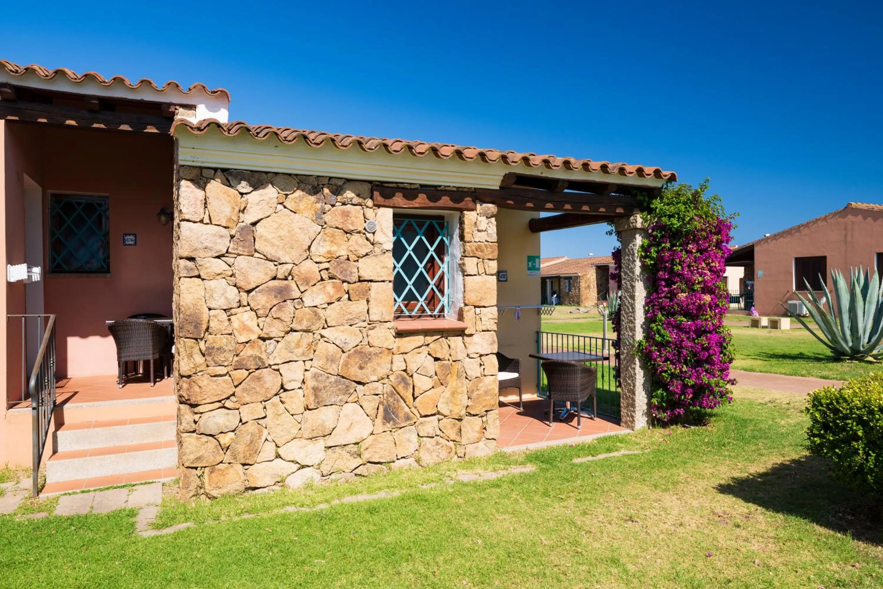 Property building in Li Suari Club Village