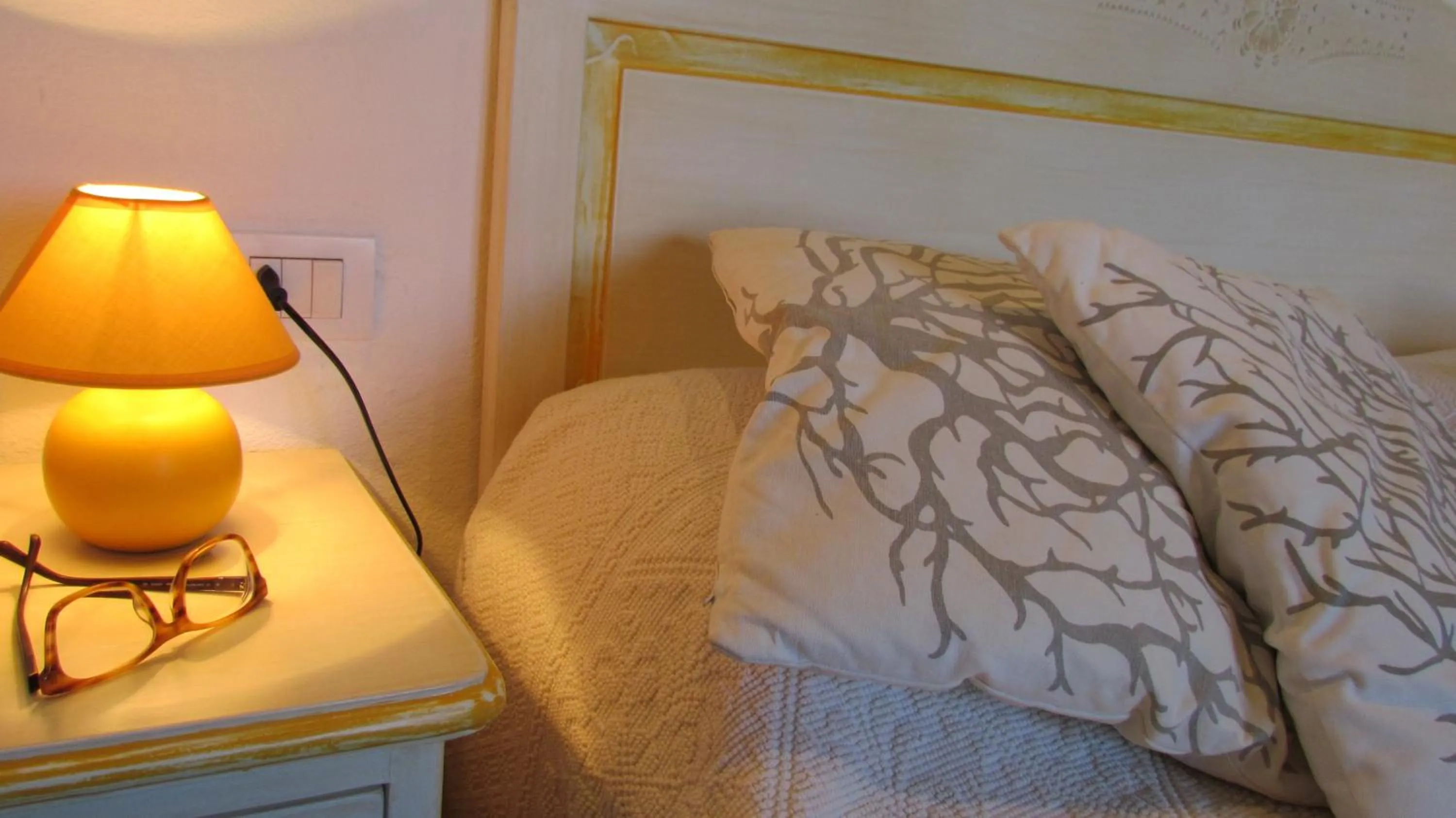 Decorative detail, Bed in Li Suari Club Village