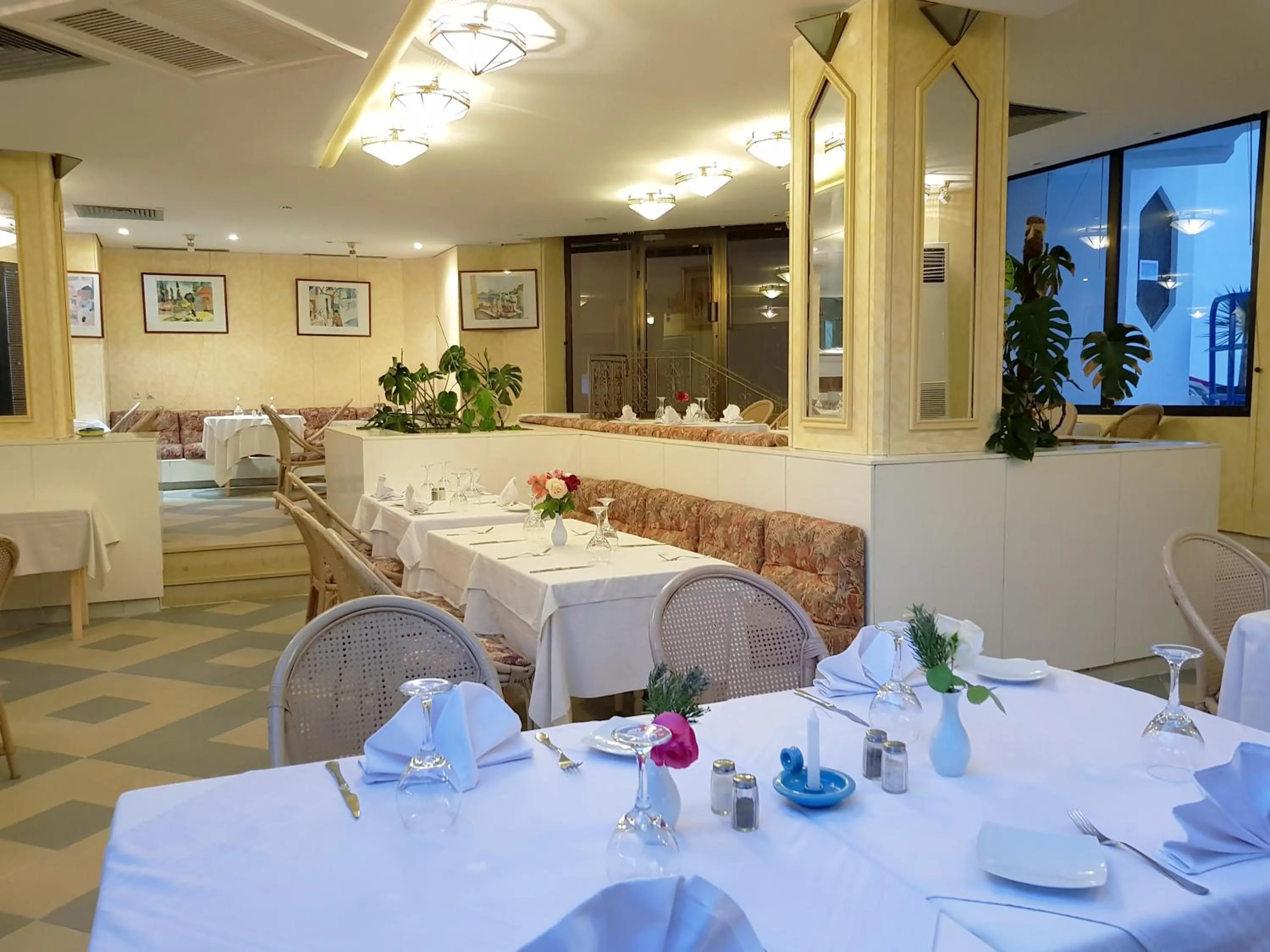 Restaurant/places to eat in L'Orient Palace Resort and Spa