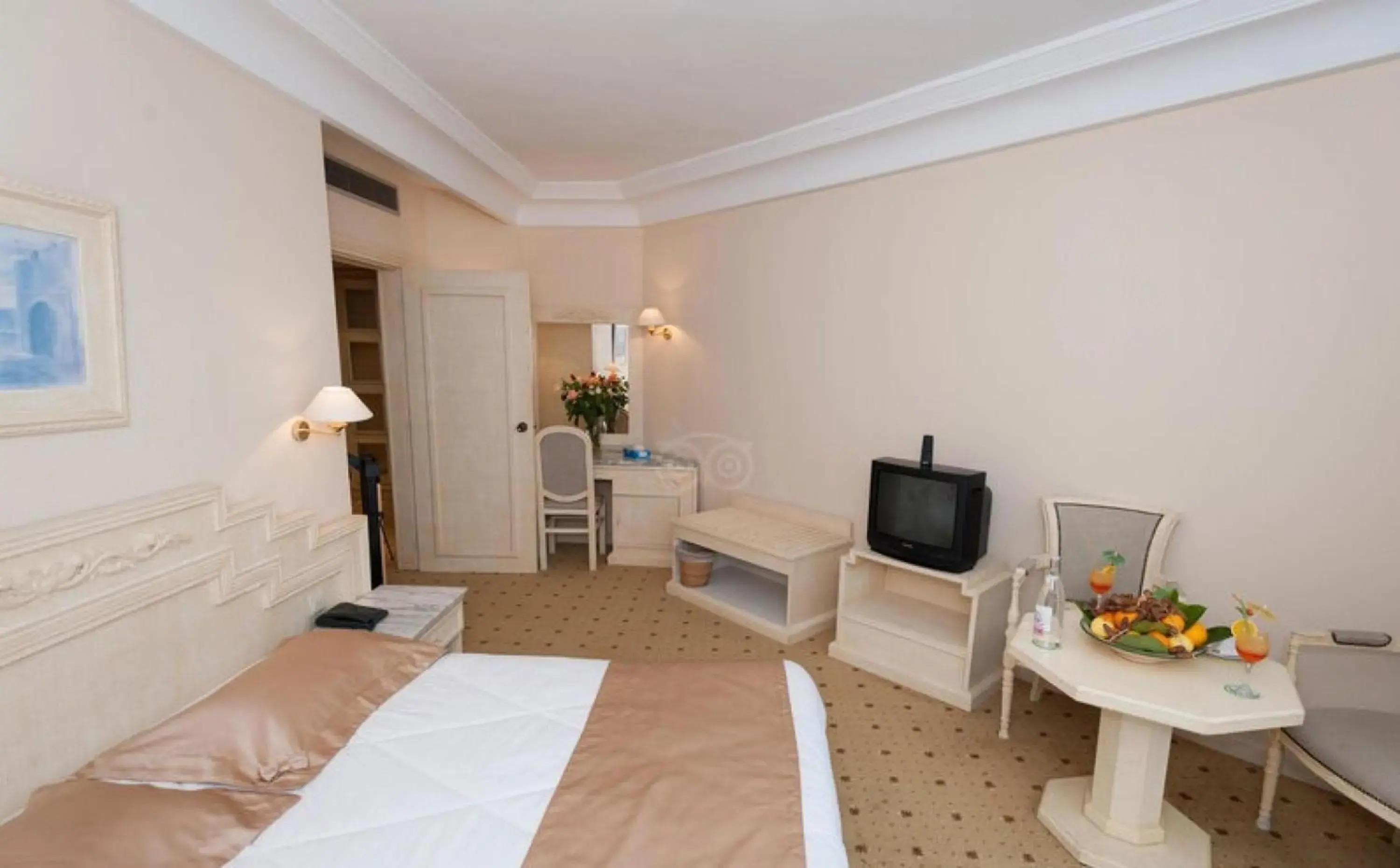 Bedroom, Bed in L'Orient Palace Resort and Spa Bedroom, Bed in L'Orient Palace Resort and Spa