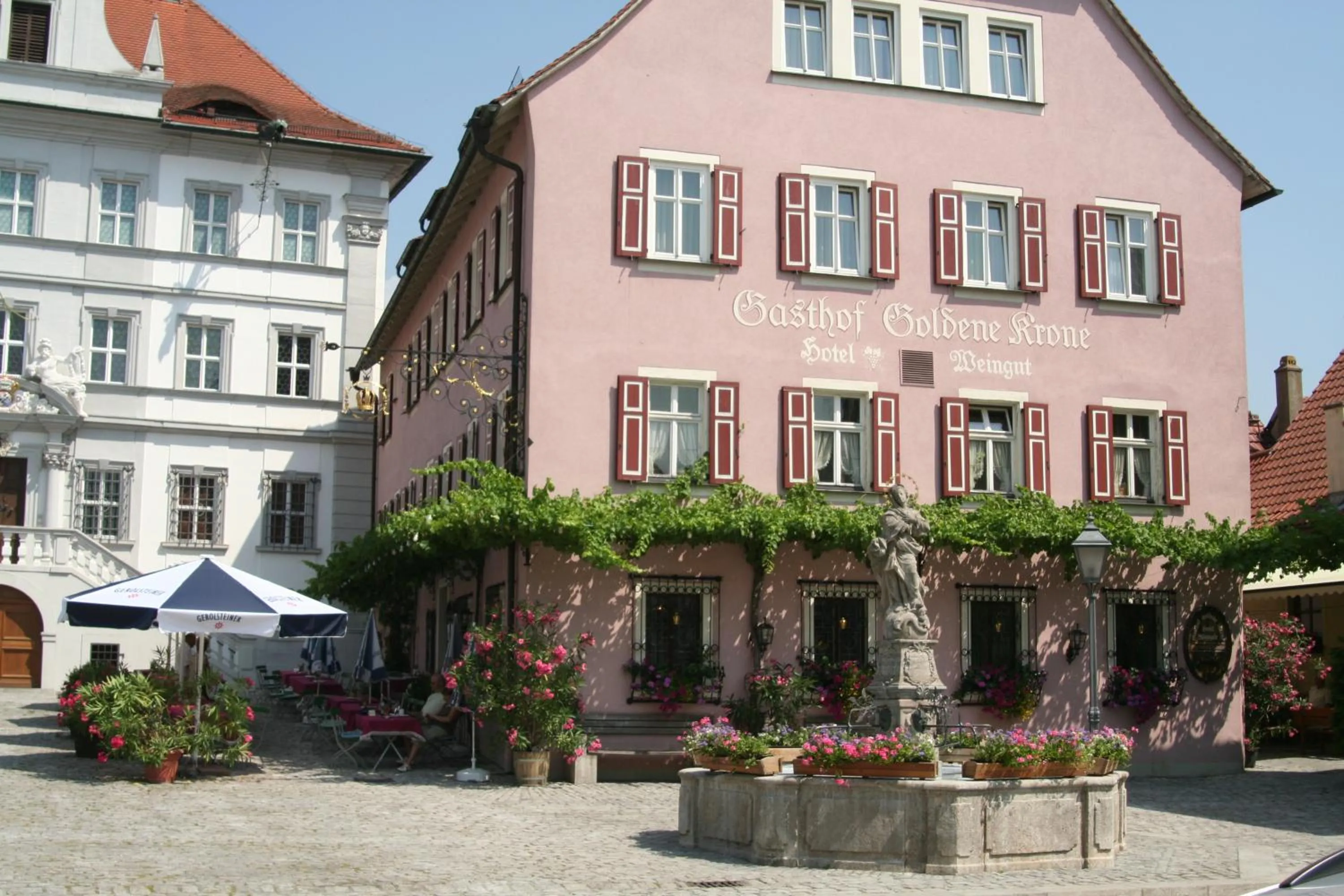 Property building in Gasthof & Hotel Goldene Krone