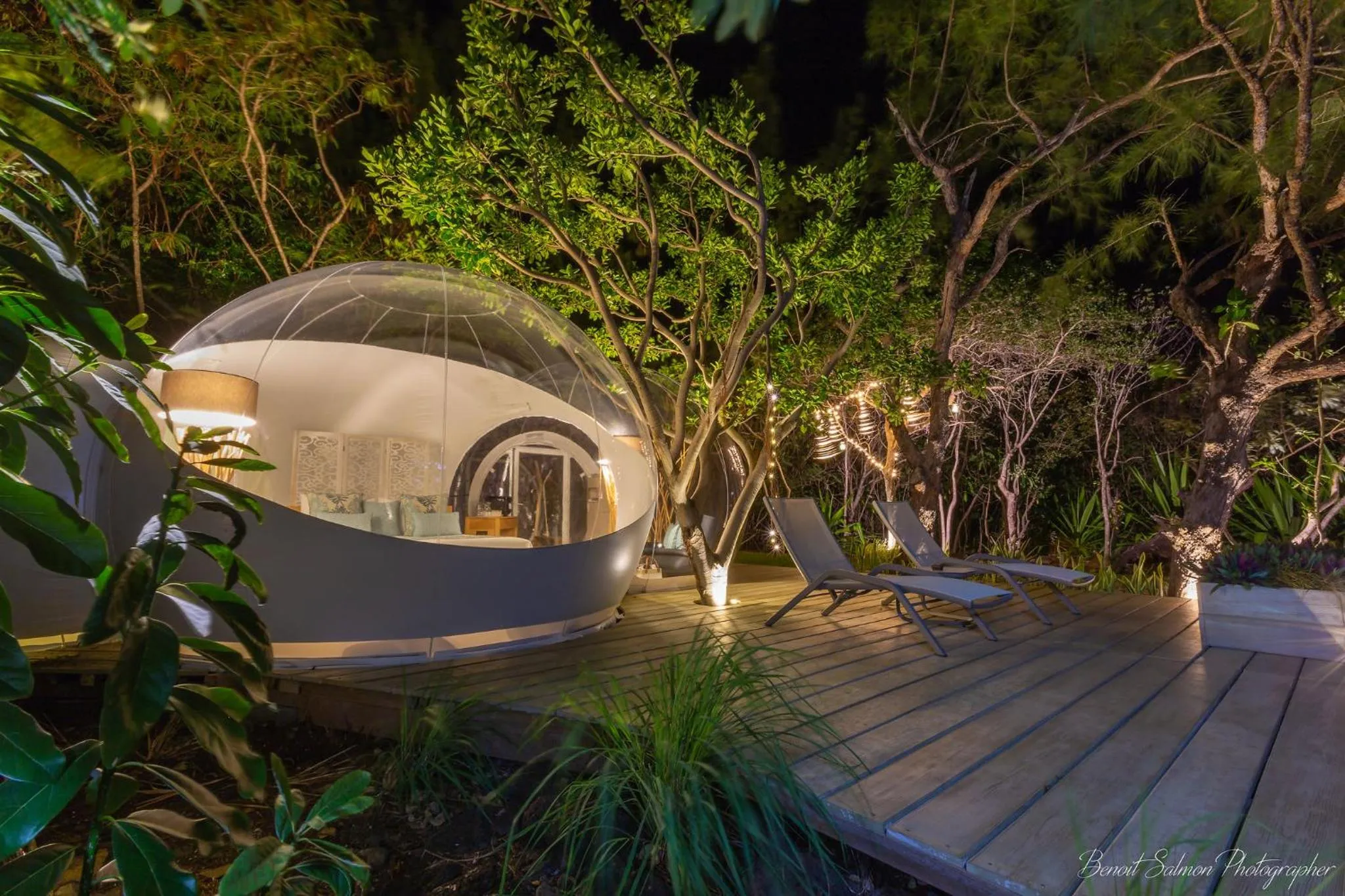 Night in Bubble Lodge Ile aux Cerfs Island