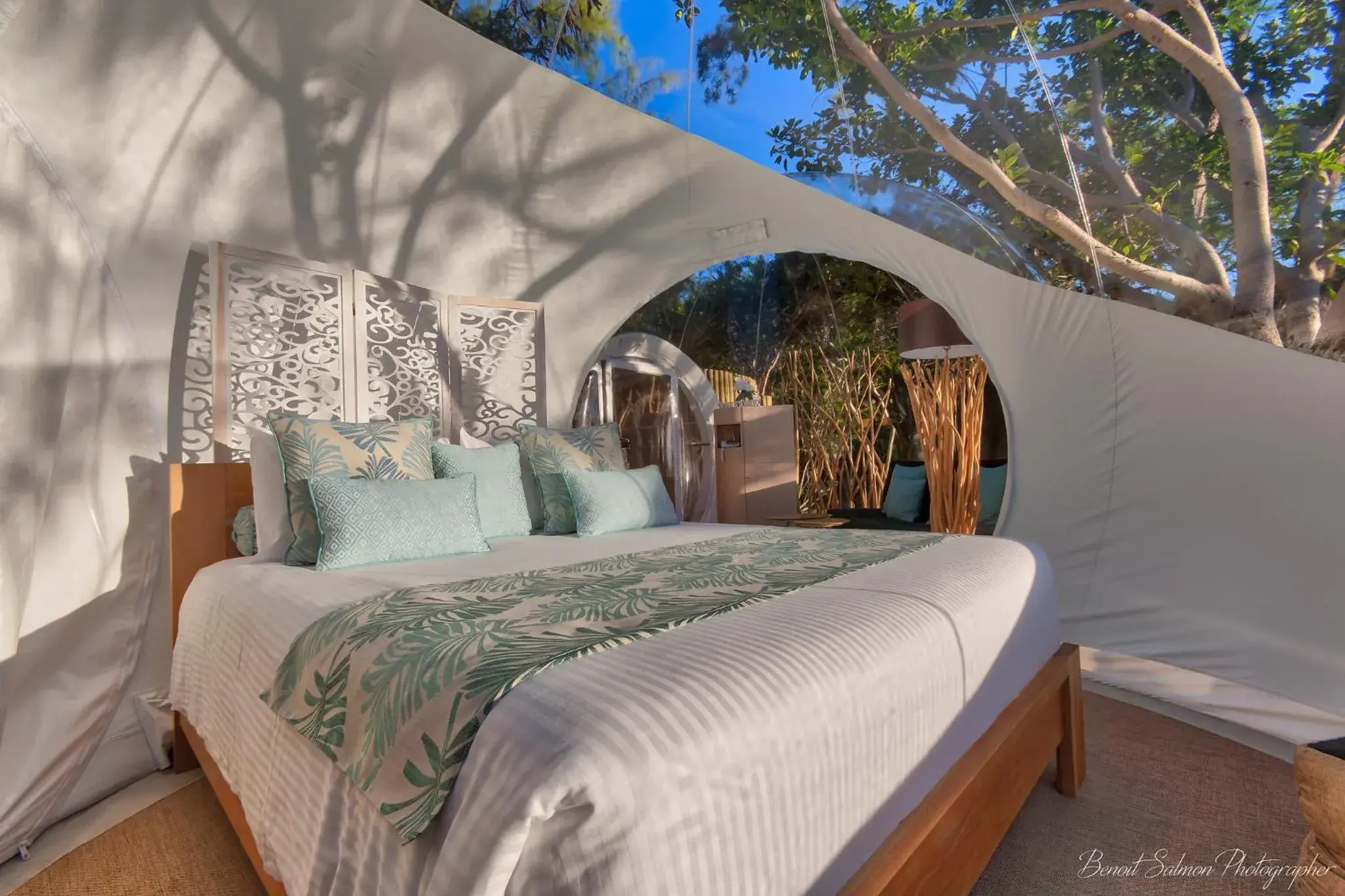 Day, Bed in Bubble Lodge Ile aux Cerfs Island Day, Bed in Bubble Lodge Ile aux Cerfs Island
