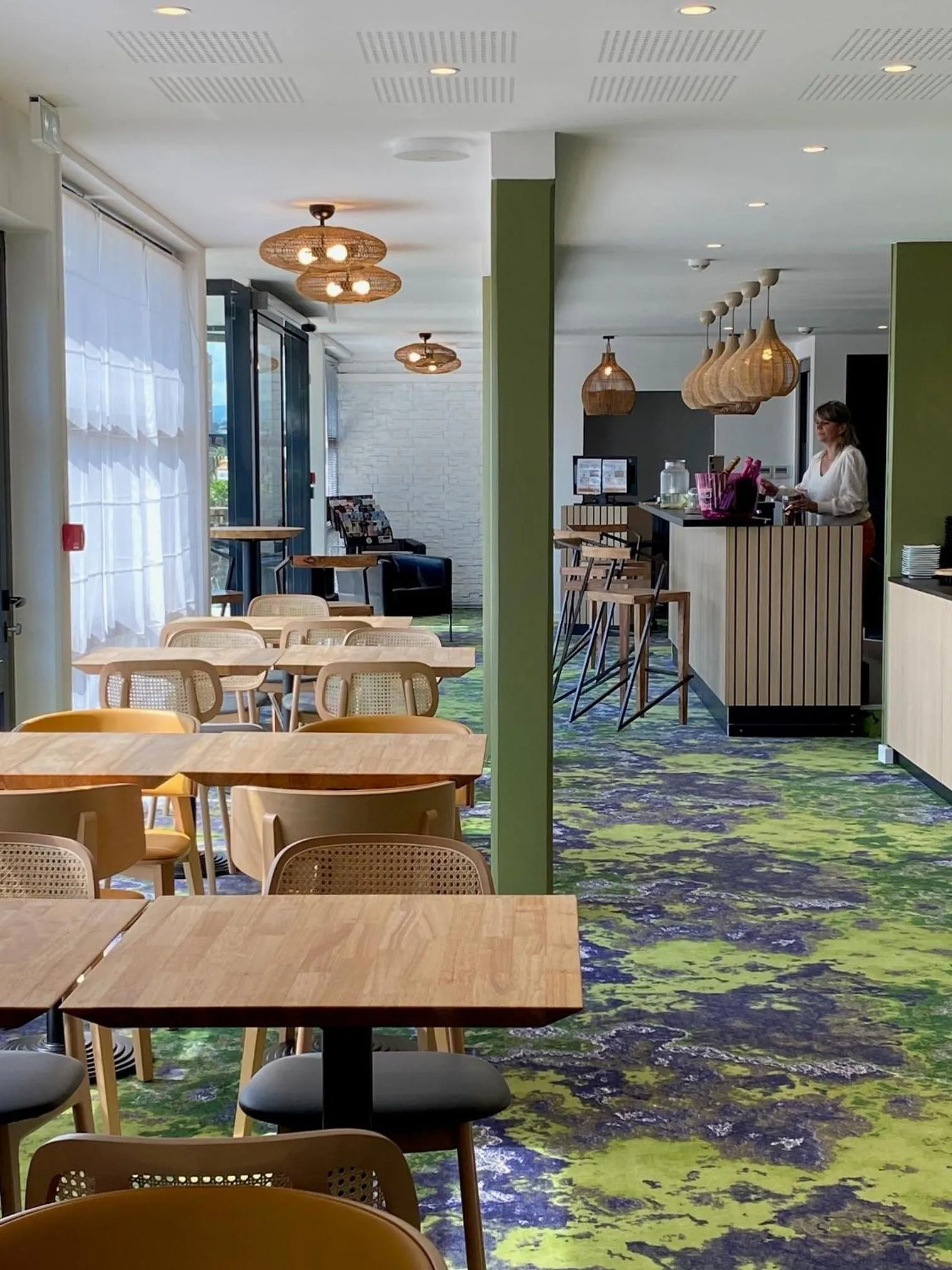 Restaurant/places to eat in Hôtel Pont Rouge , Carcassonne