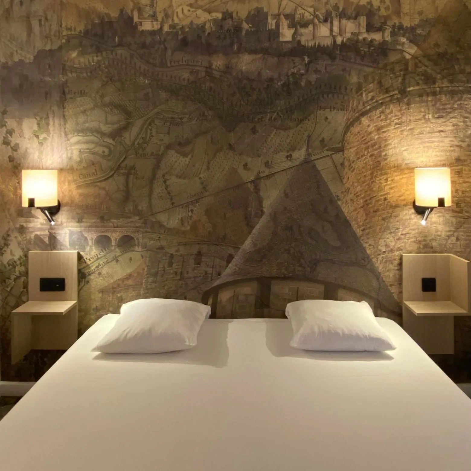 Bed in Hôtel Pont Rouge , Carcassonne