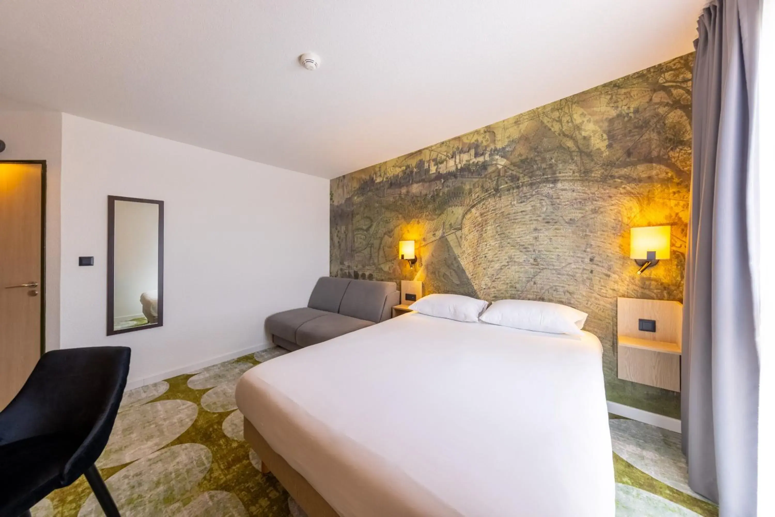 Superior Double Room in Hôtel Pont Rouge , Carcassonne Superior Double Room in Hôtel Pont Rouge , Carcassonne