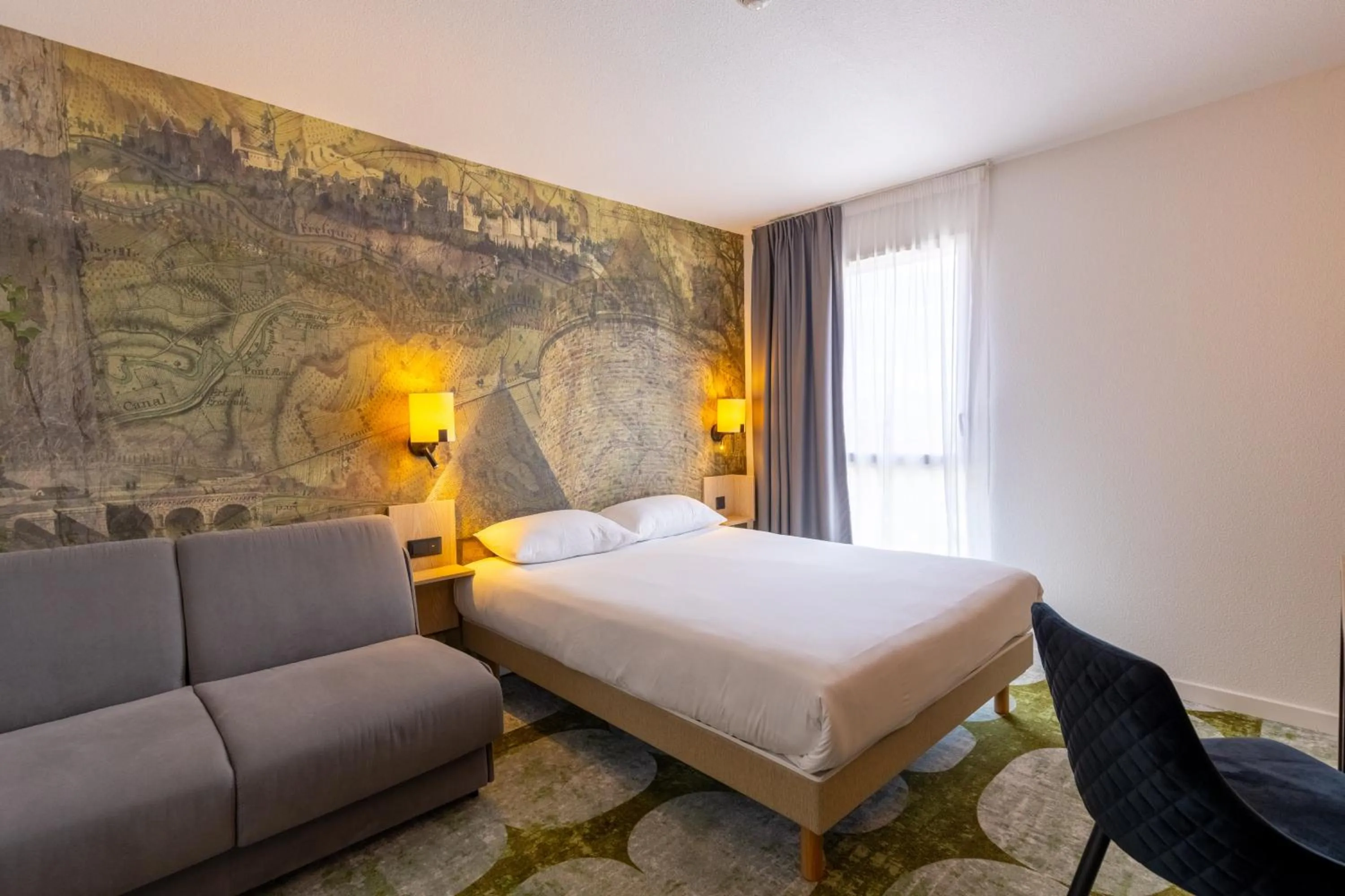 Bed in Hôtel Pont Rouge , Carcassonne