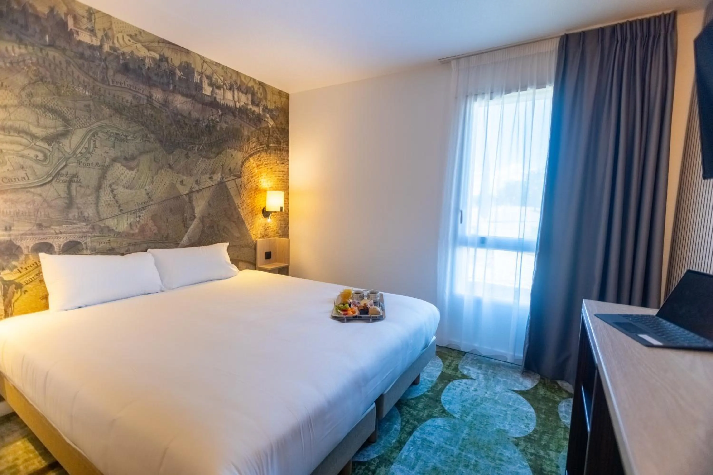 Bed in Hôtel Pont Rouge , Carcassonne