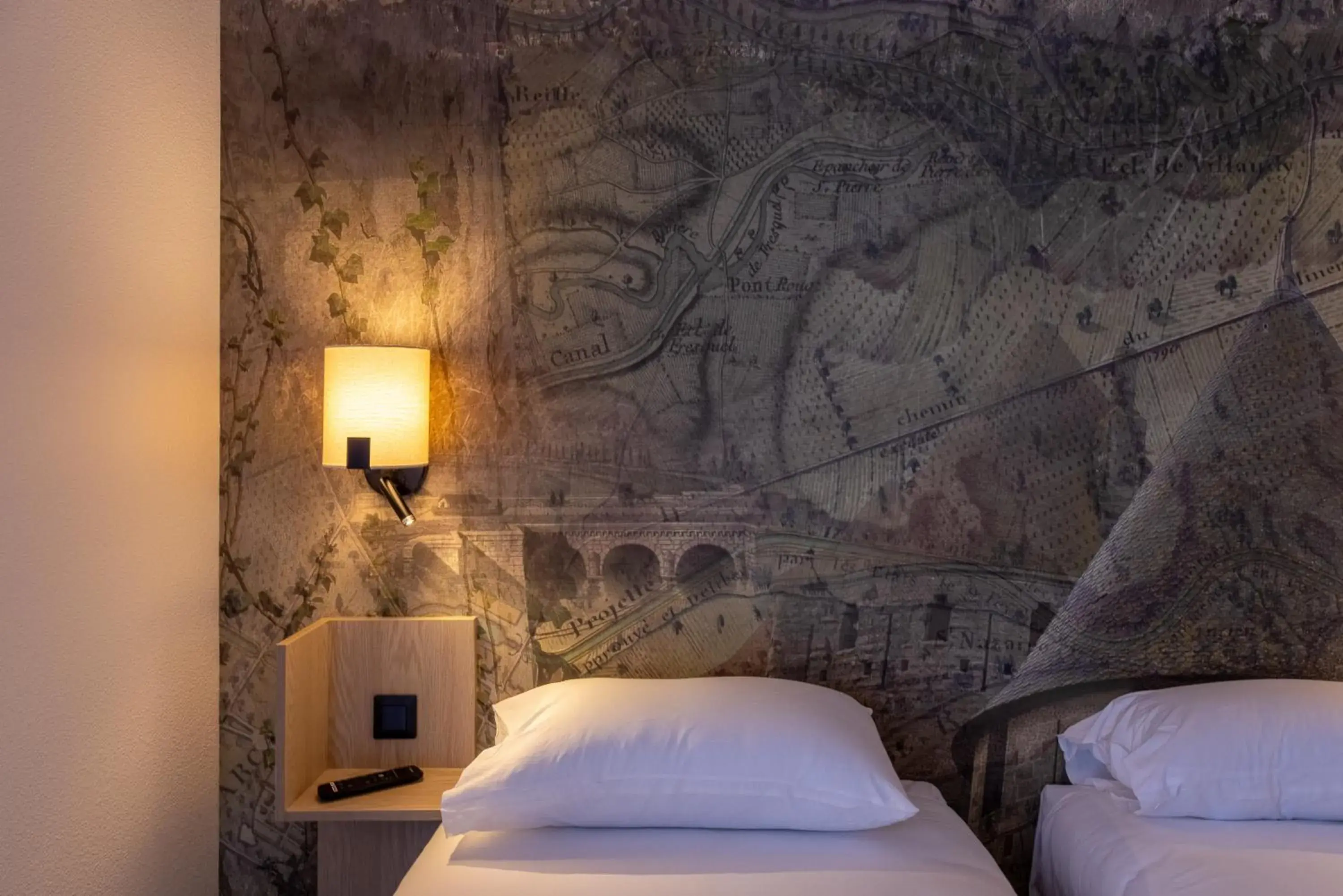 Twin Room in Hôtel Pont Rouge , Carcassonne Twin Room in Hôtel Pont Rouge , Carcassonne