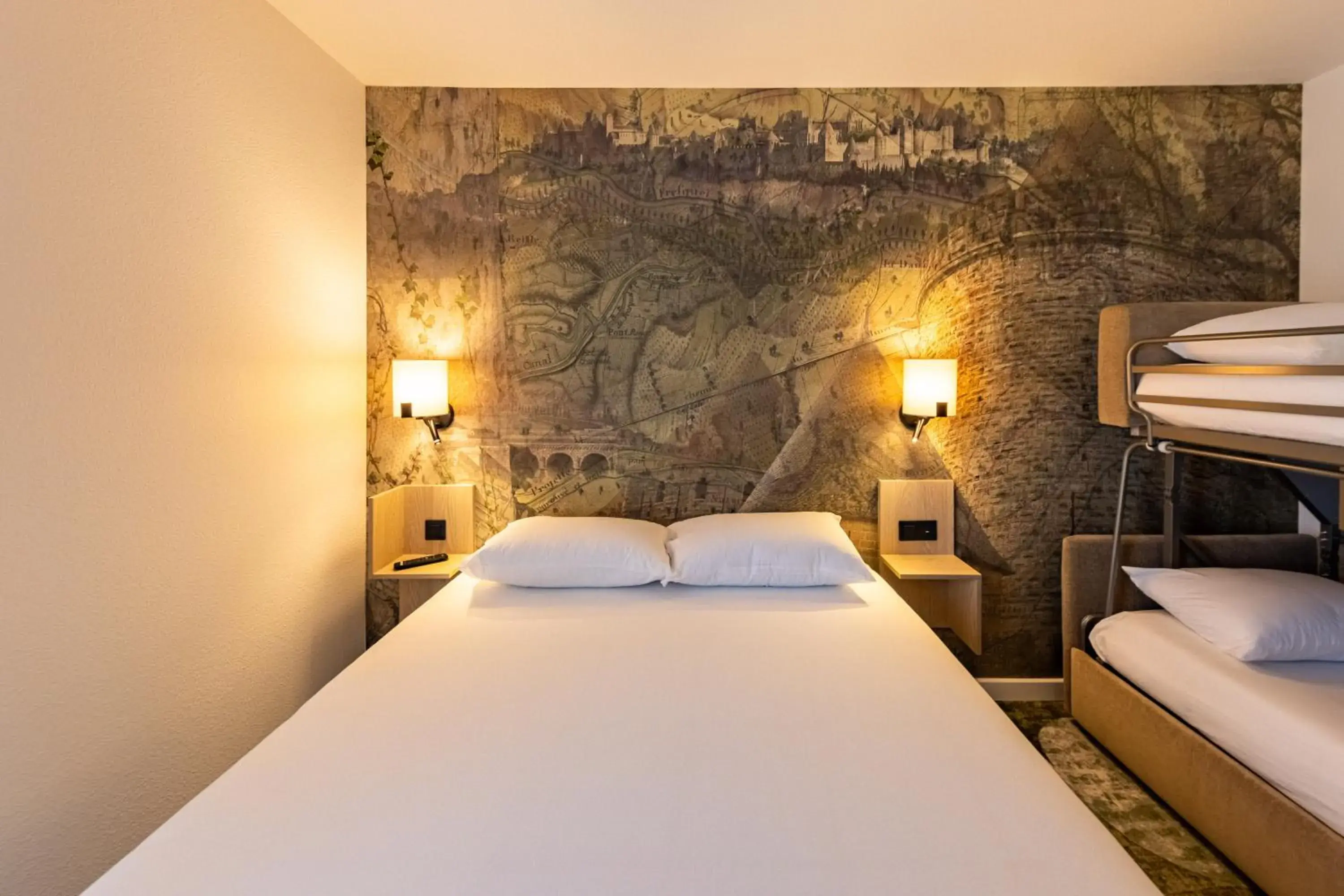 Bed in Hôtel Pont Rouge , Carcassonne Bed in Hôtel Pont Rouge , Carcassonne