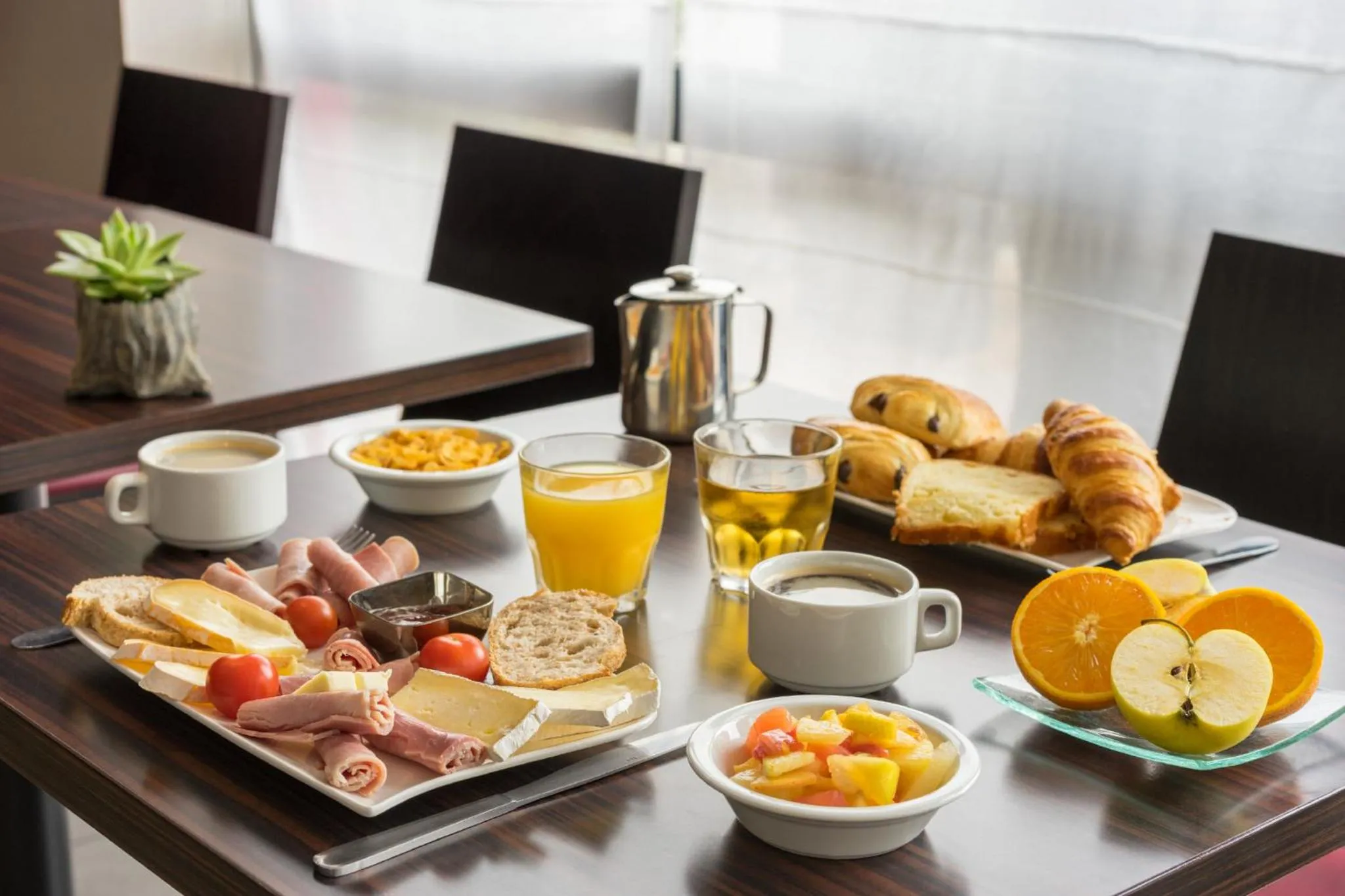 Continental breakfast in Hôtel Pont Rouge , Carcassonne