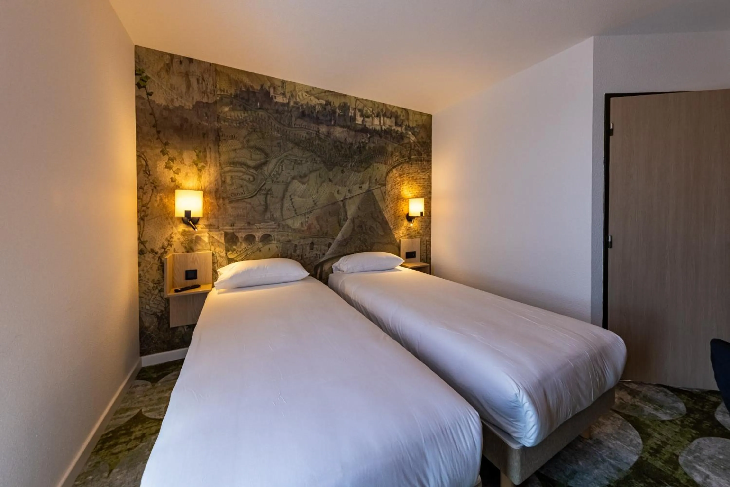 Bed in Hôtel Pont Rouge , Carcassonne