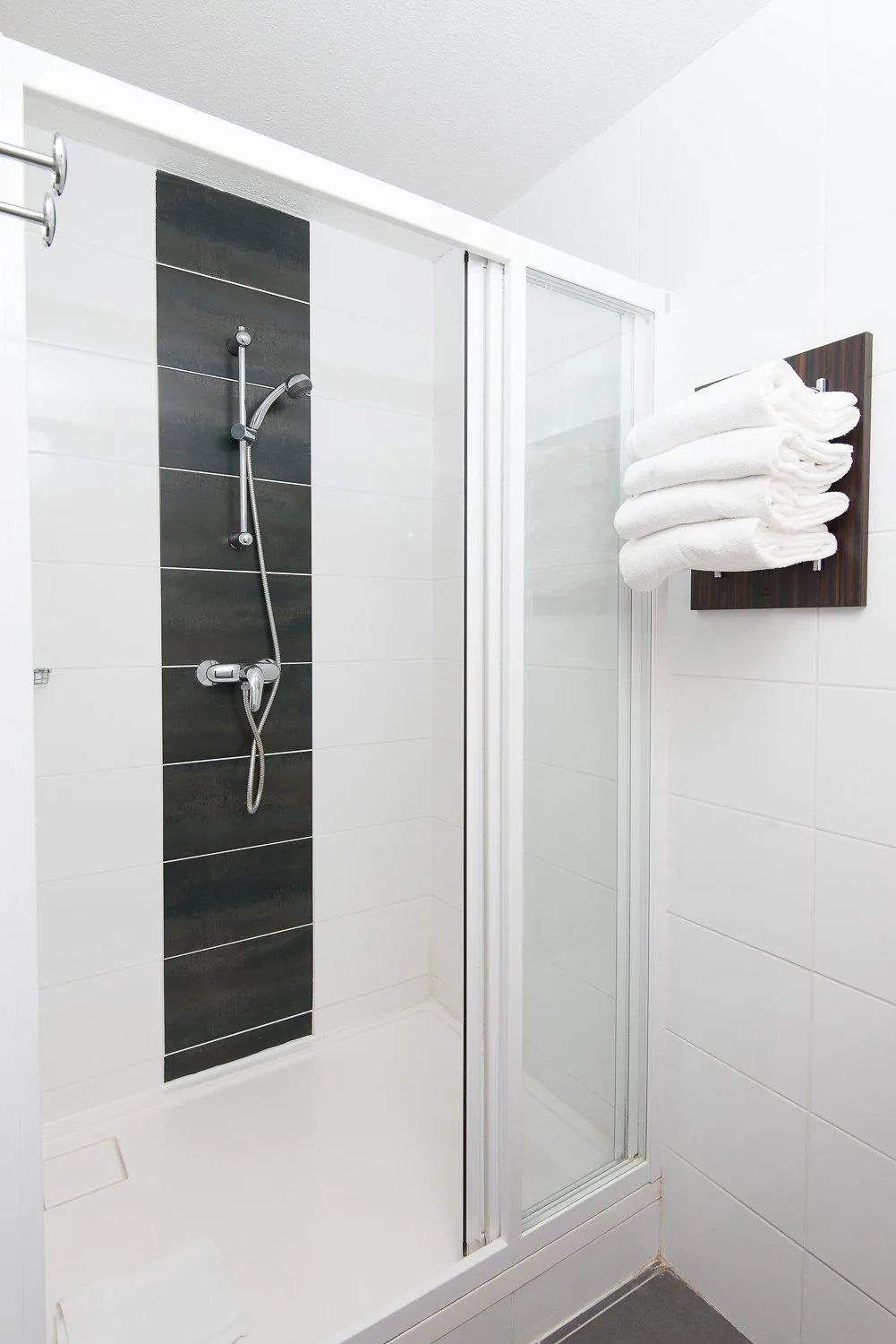 Bathroom in Hôtel Pont Rouge , Carcassonne