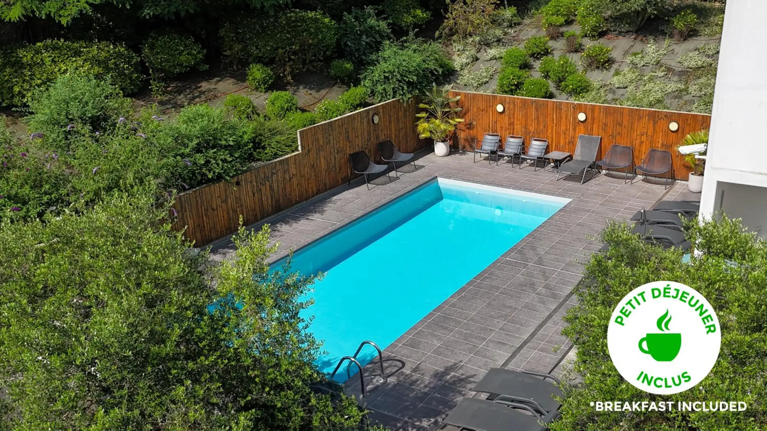 Swimming pool in ibis Styles Toulouse Cite Espace Swimming pool in ibis Styles Toulouse Cite Espace