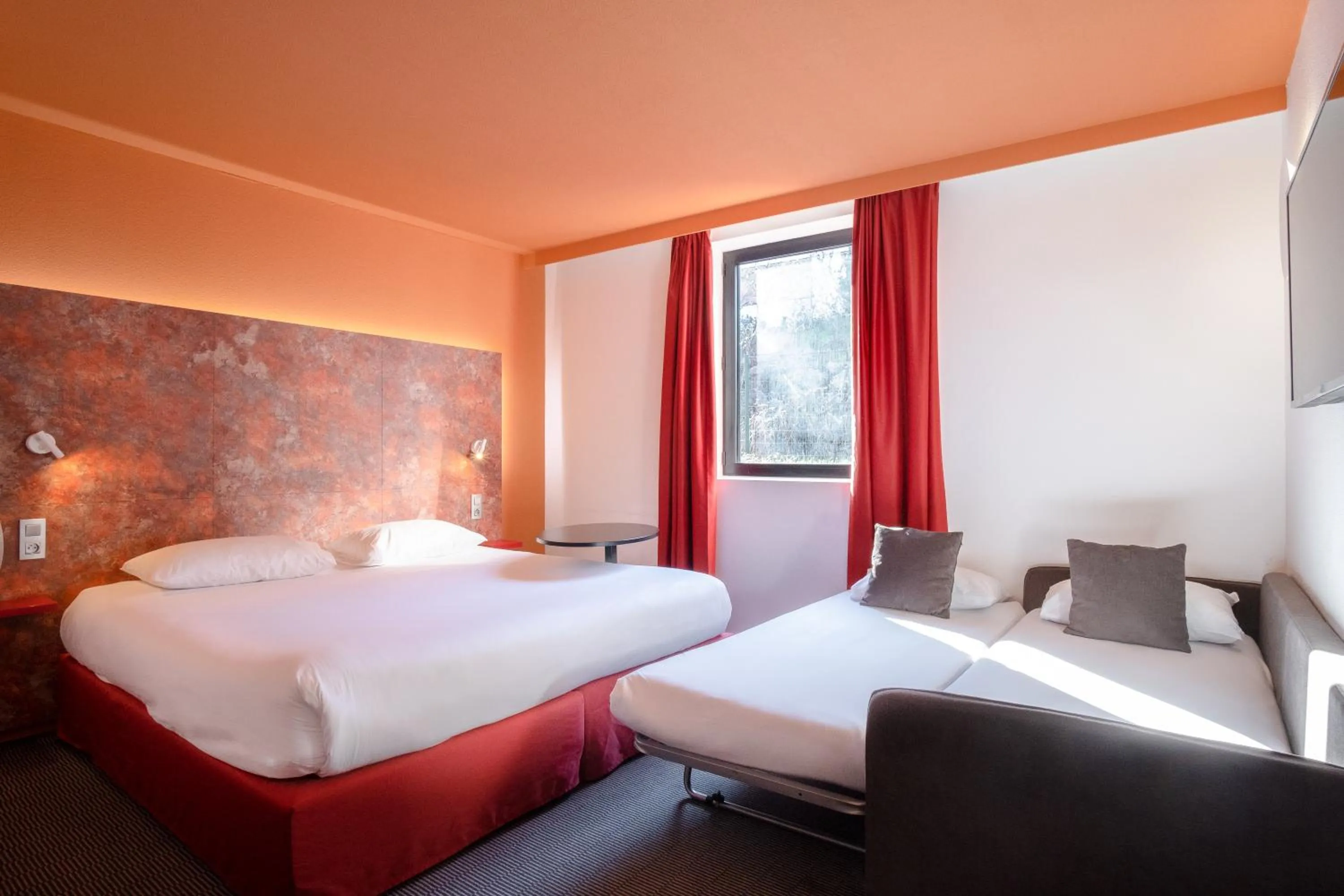 Bed in ibis Styles Toulouse Cite Espace