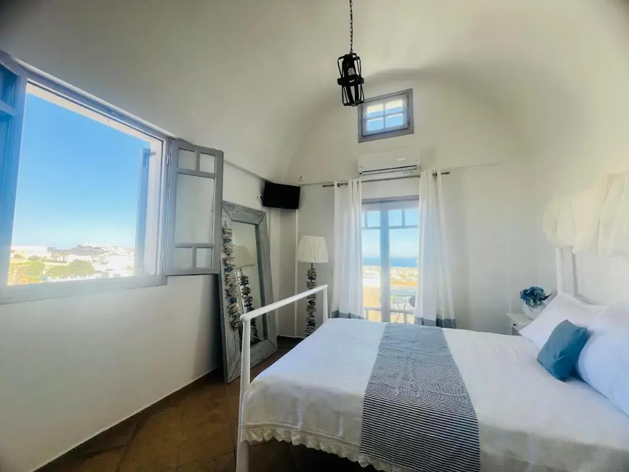 Deluxe dome with private balcony with sea view in Santorini Mesotopos Deluxe dome with private balcony with sea view in Santorini Mesotopos