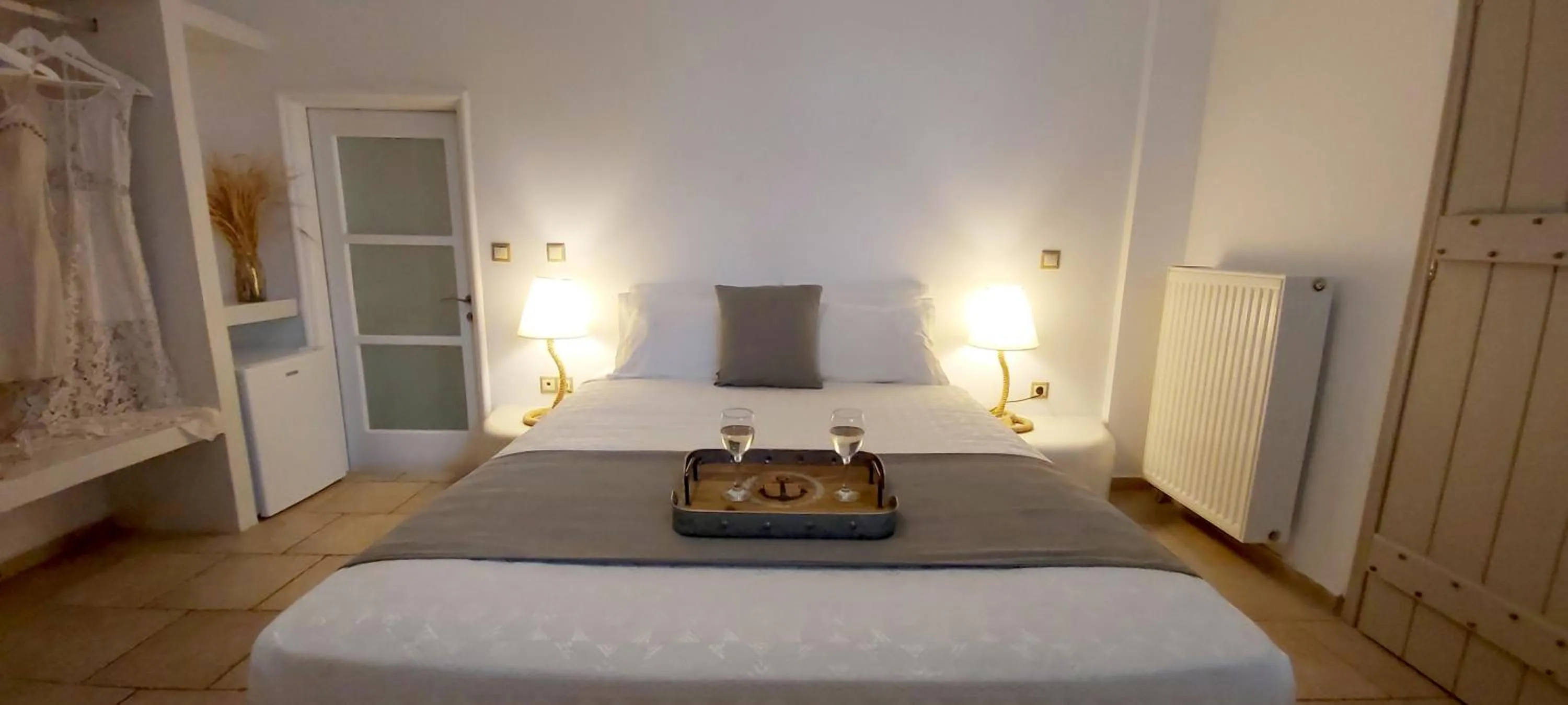 Bed in Santorini Mesotopos