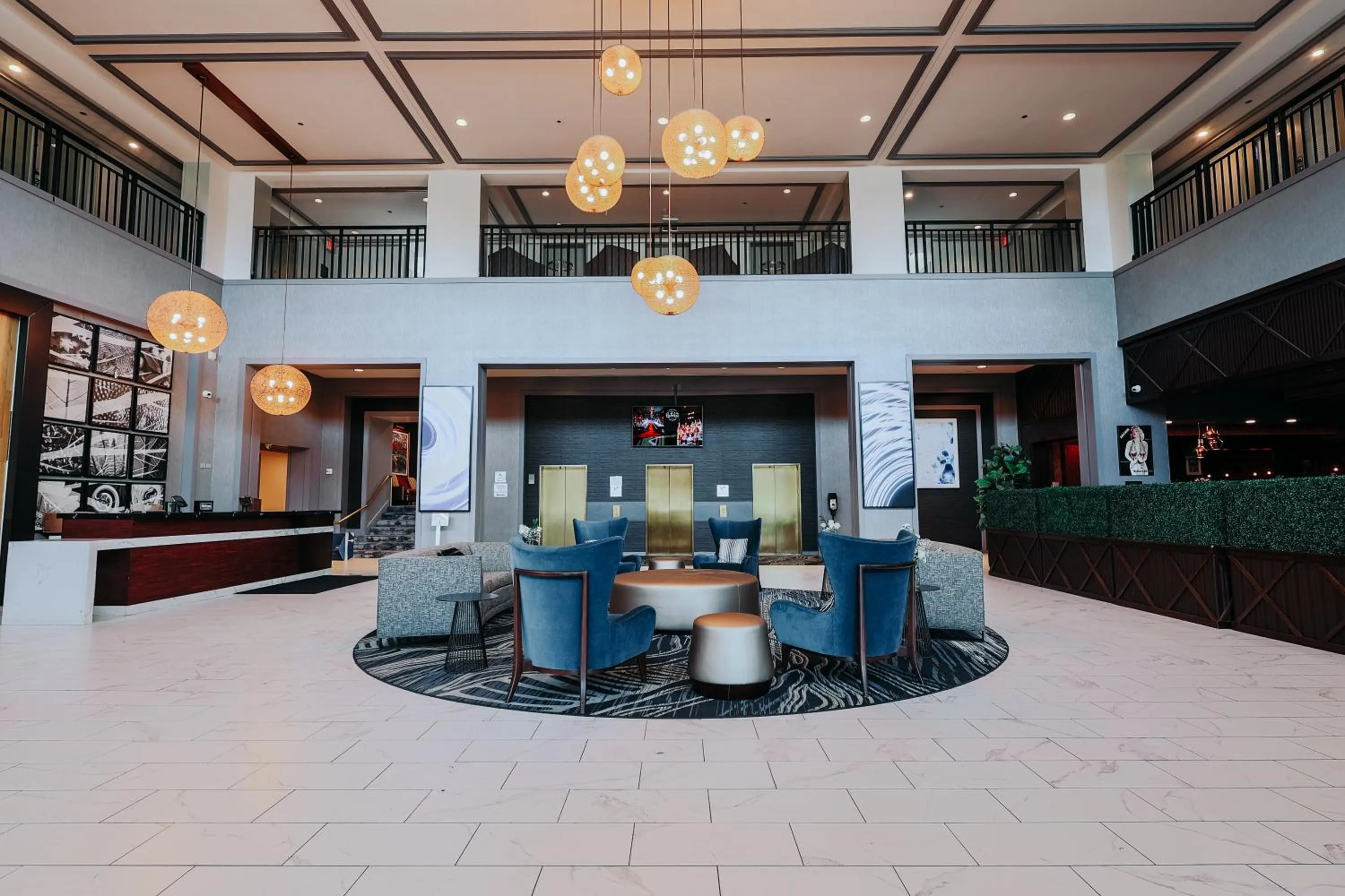Lobby or reception in DoubleTree Suites by Hilton Hotel & Conference Center Chicago-Downers Grove
