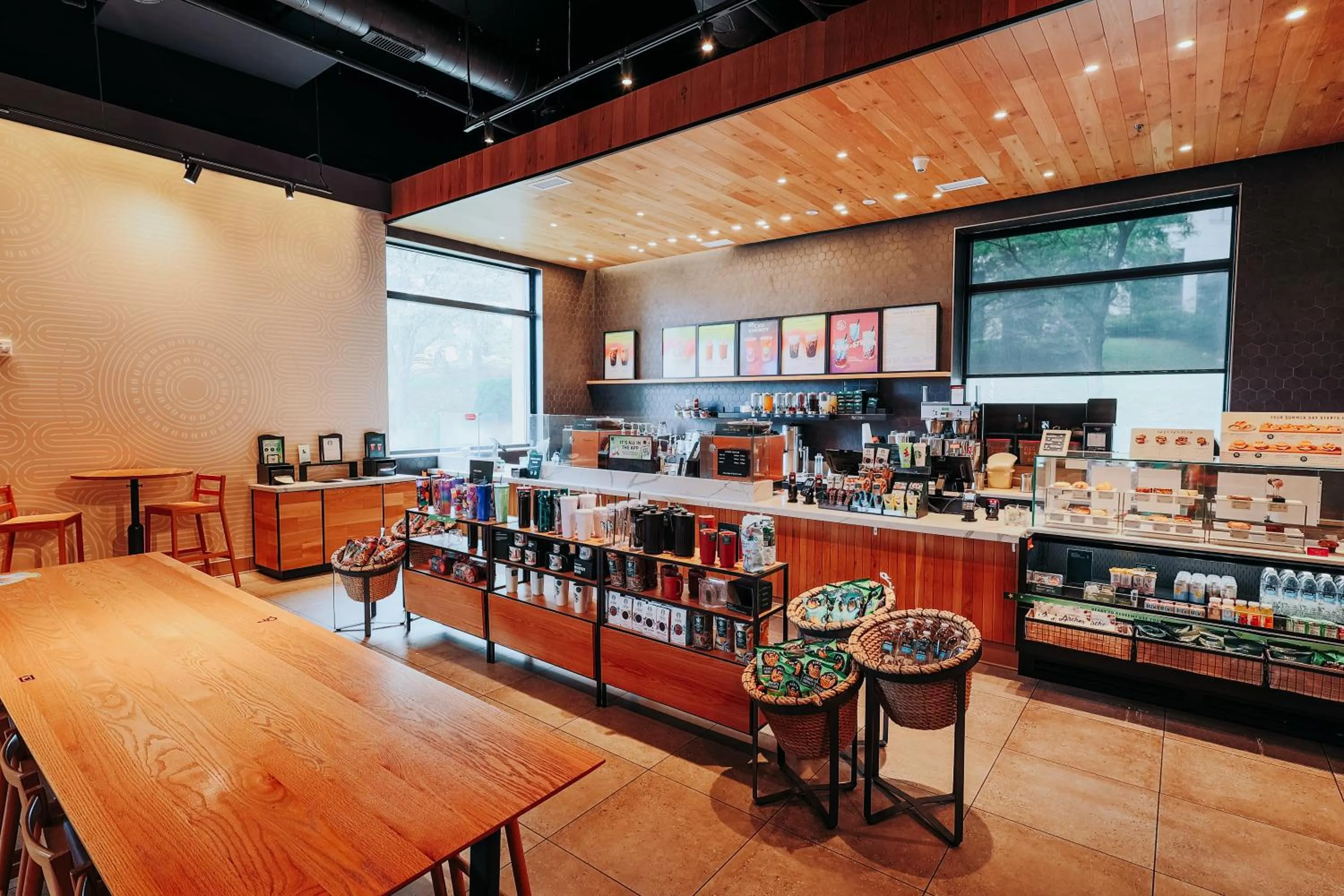 Restaurant/places to eat in DoubleTree Suites by Hilton Hotel & Conference Center Chicago-Downers Grove