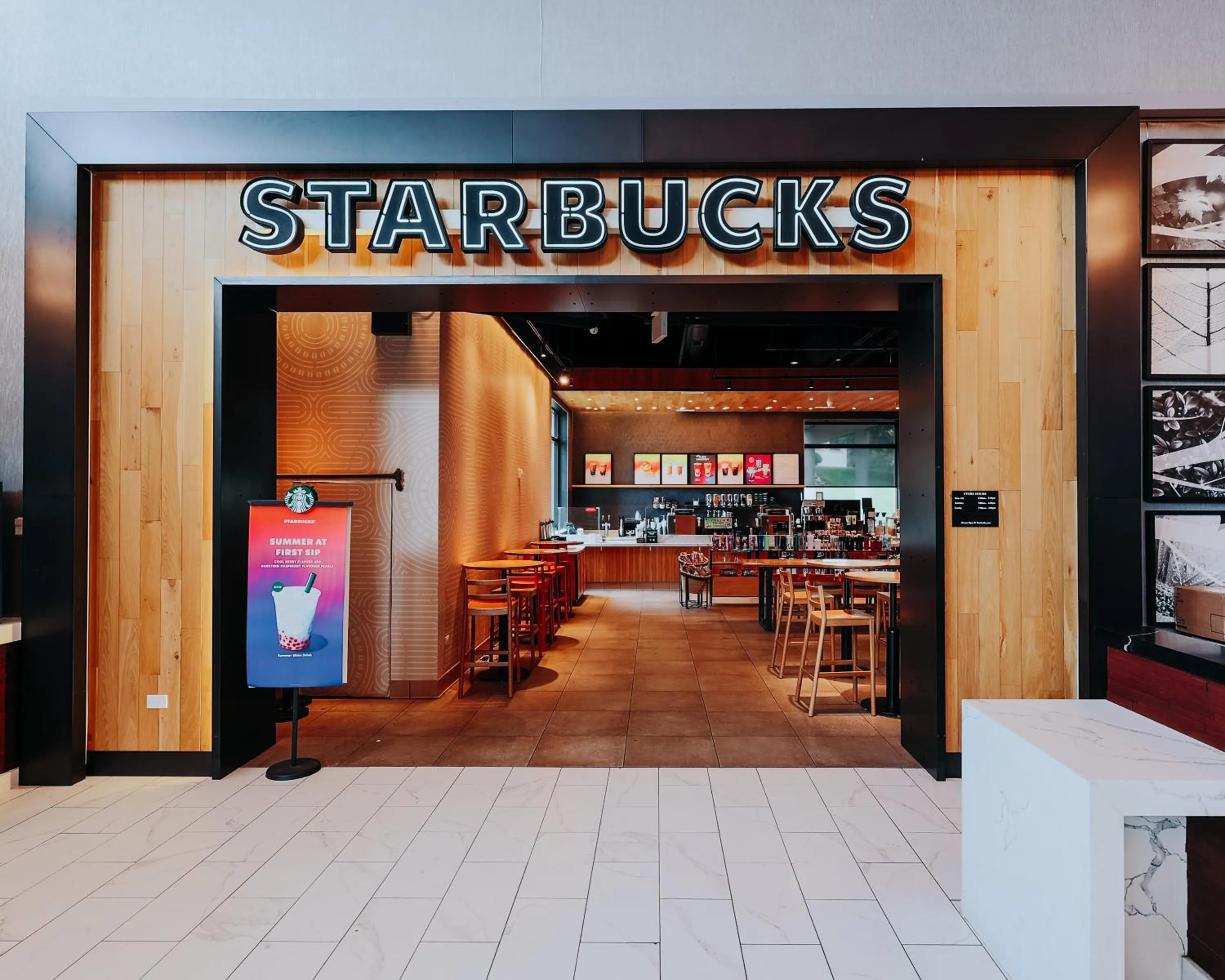 Restaurant/places to eat in DoubleTree Suites by Hilton Hotel & Conference Center Chicago-Downers Grove