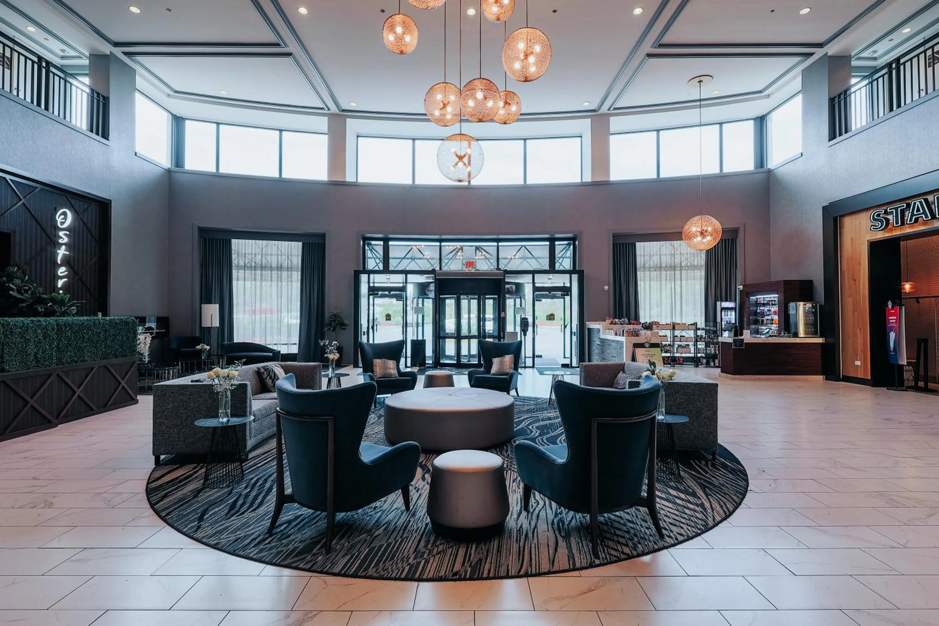 Lobby or reception in DoubleTree Suites by Hilton Hotel & Conference Center Chicago-Downers Grove