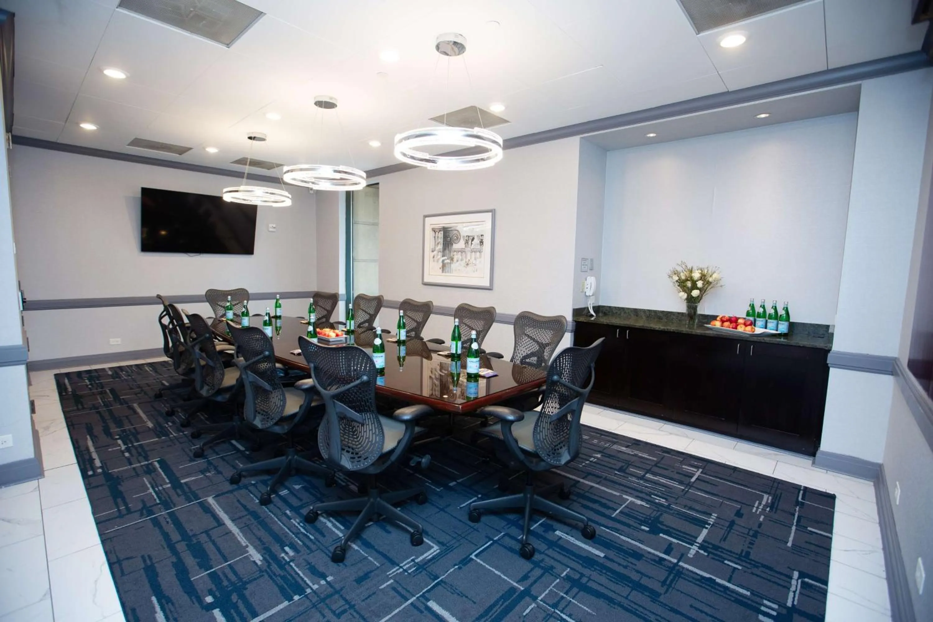 Meeting/conference room in DoubleTree Suites by Hilton Hotel & Conference Center Chicago-Downers Grove