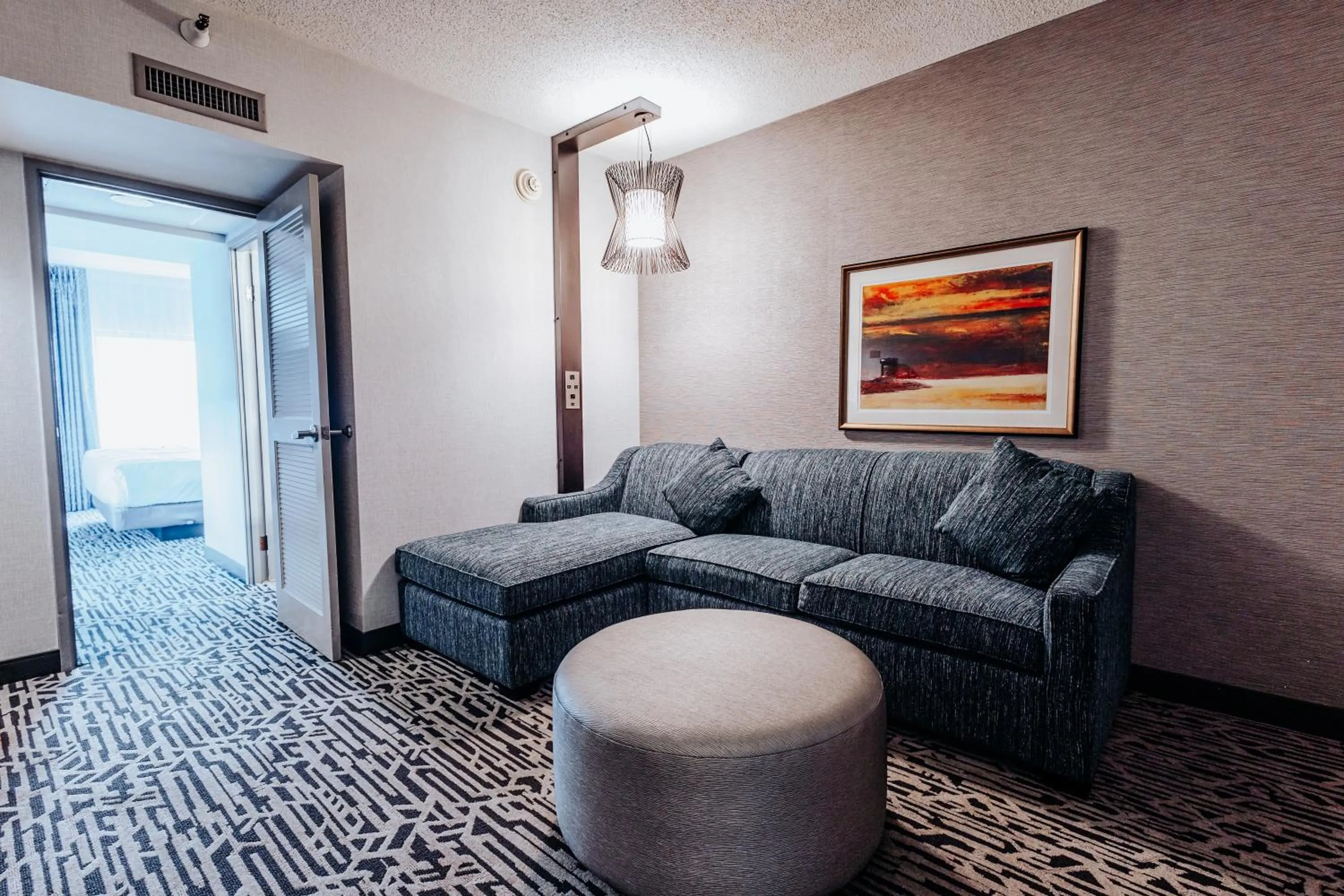 Living room in DoubleTree Suites by Hilton Hotel & Conference Center Chicago-Downers Grove