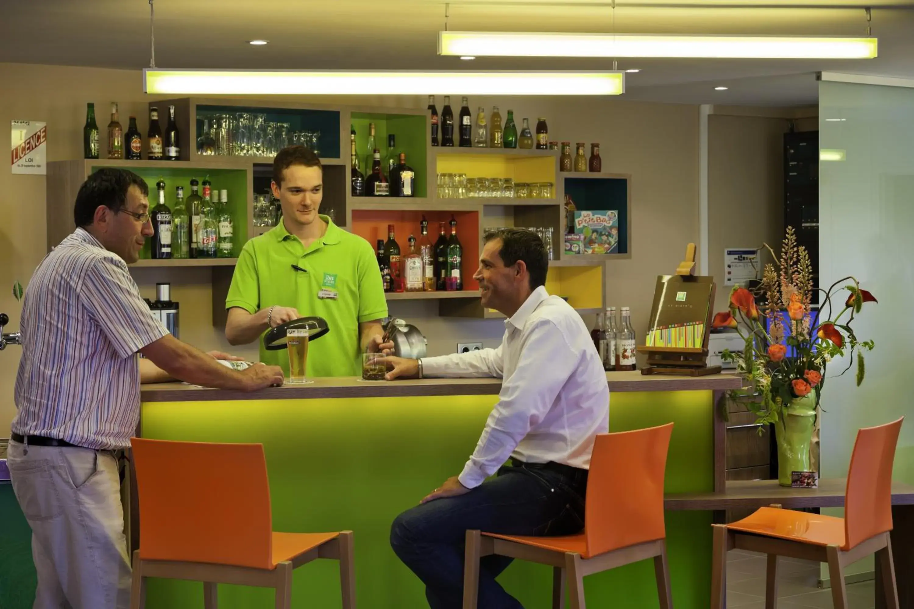 Lounge or bar in ibis Styles Périgueux Trélissac Lounge or bar in ibis Styles Périgueux Trélissac
