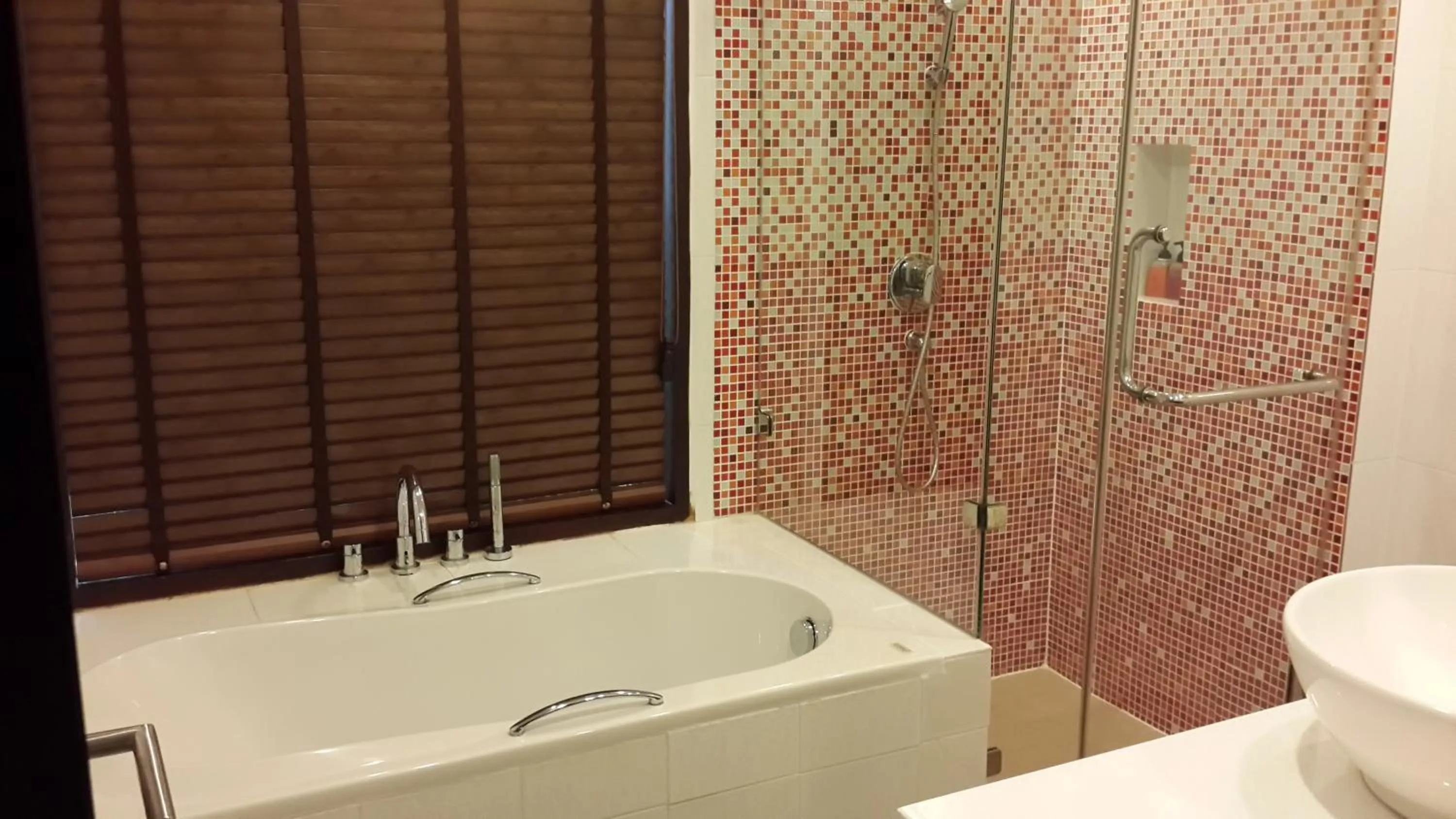 Bathroom in Samed Pavilion Resort