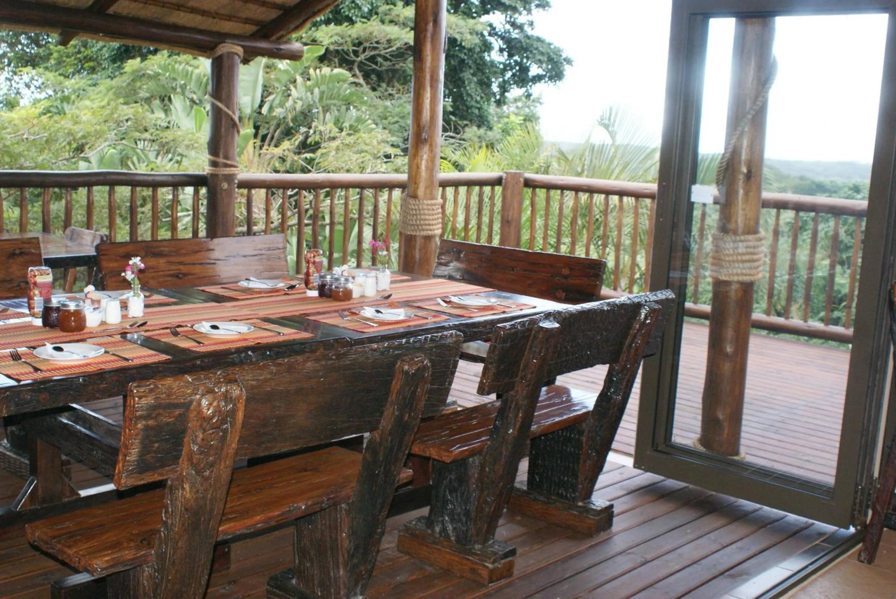 Restaurant/places to eat in Ndiza Lodge and Cabanas