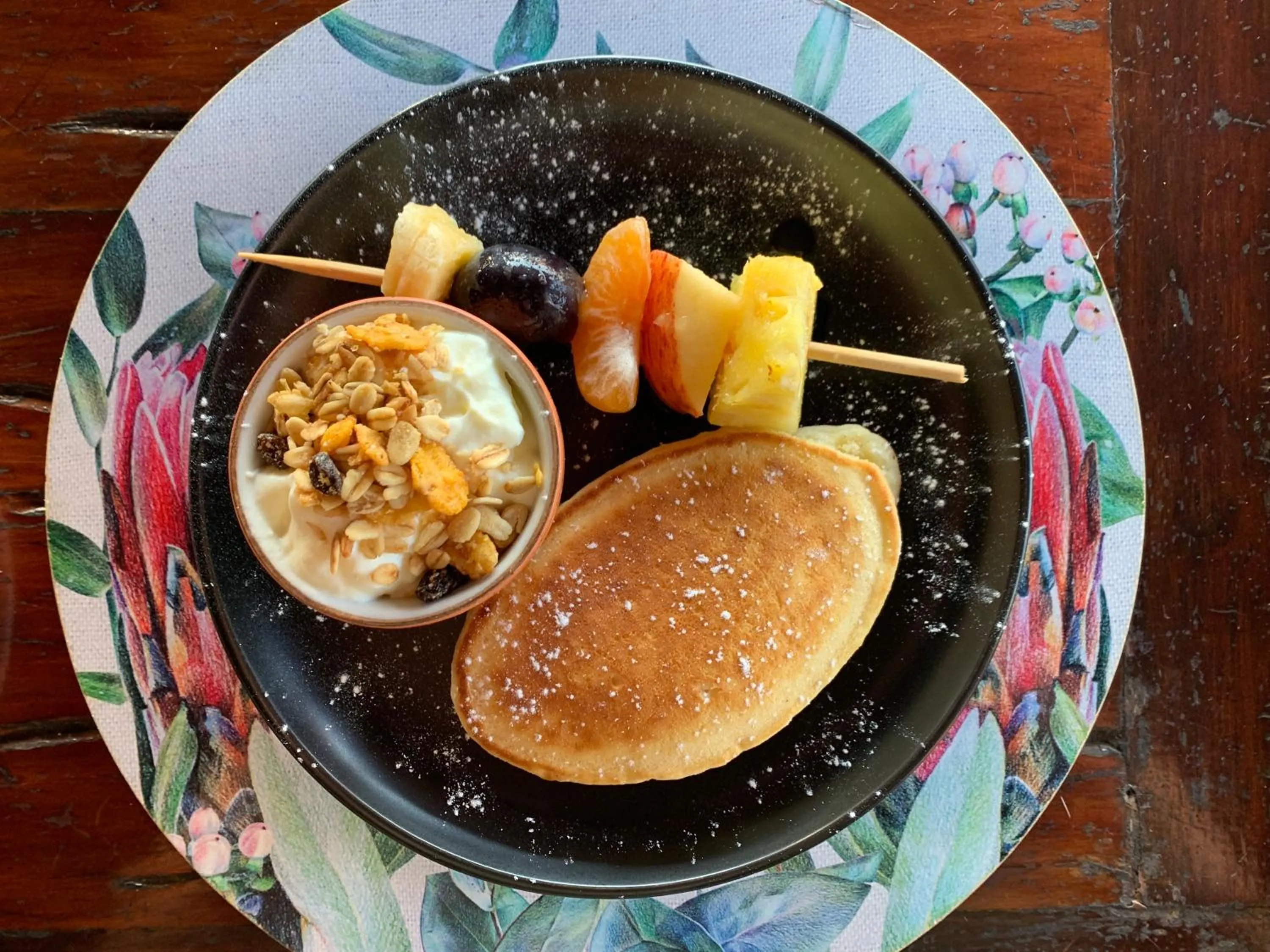 Breakfast in Ndiza Lodge and Cabanas