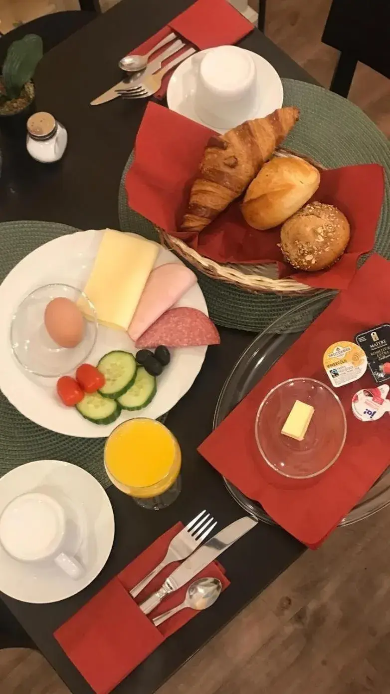 Breakfast in Hotel Glockengasse Breakfast in Hotel Glockengasse
