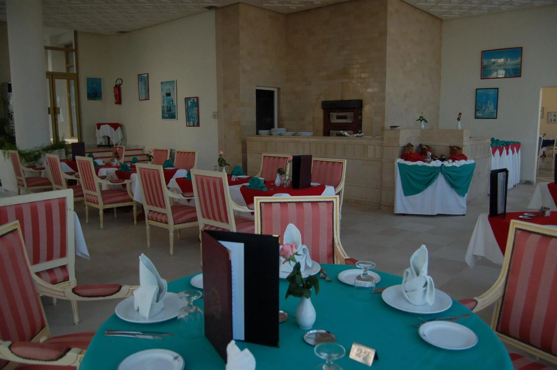 Restaurant/places to eat in Amir Palace