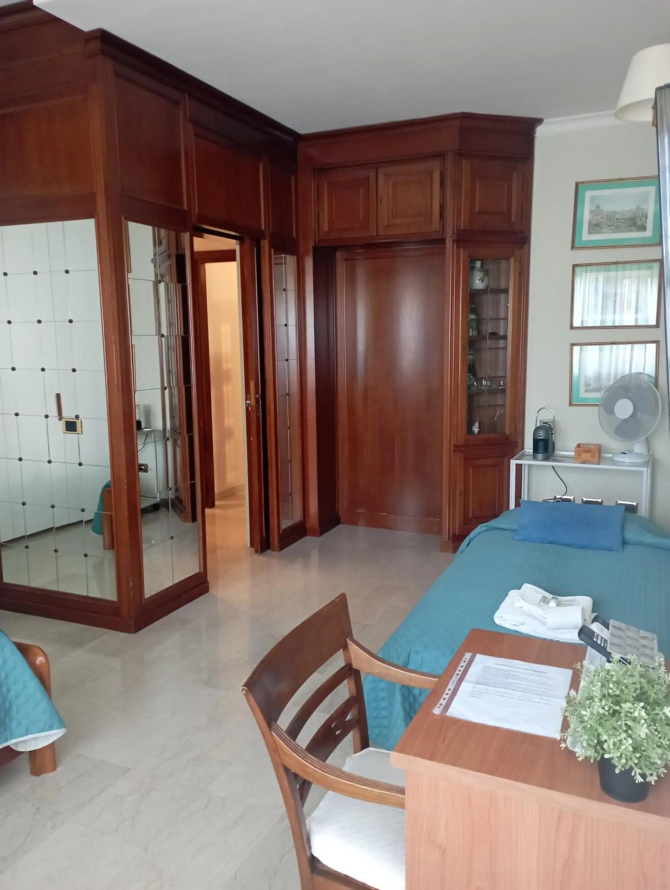 Photo of the whole room, Bed in B&B "Feelgood"