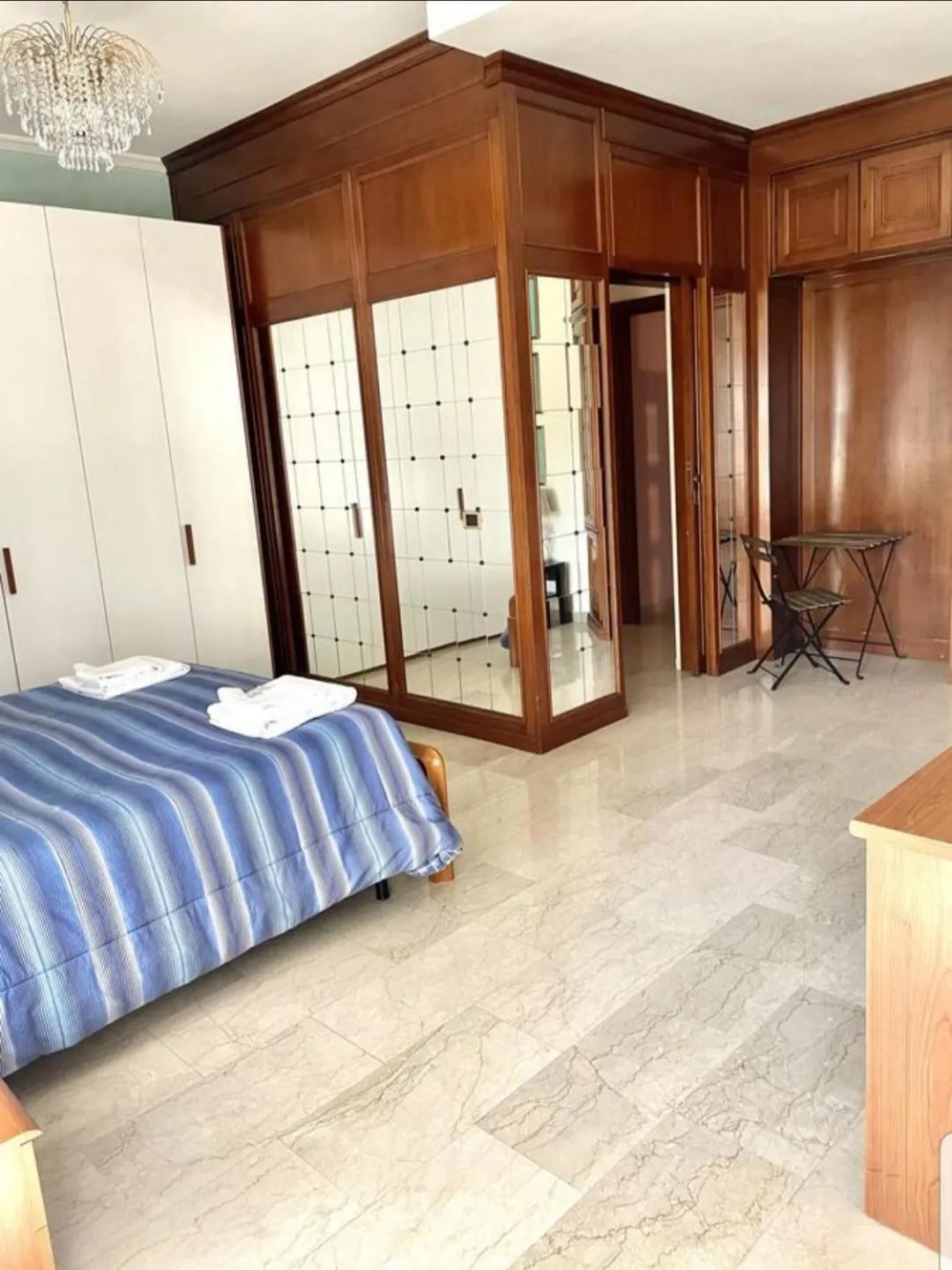 Photo of the whole room, Bed in B&B "Feelgood"