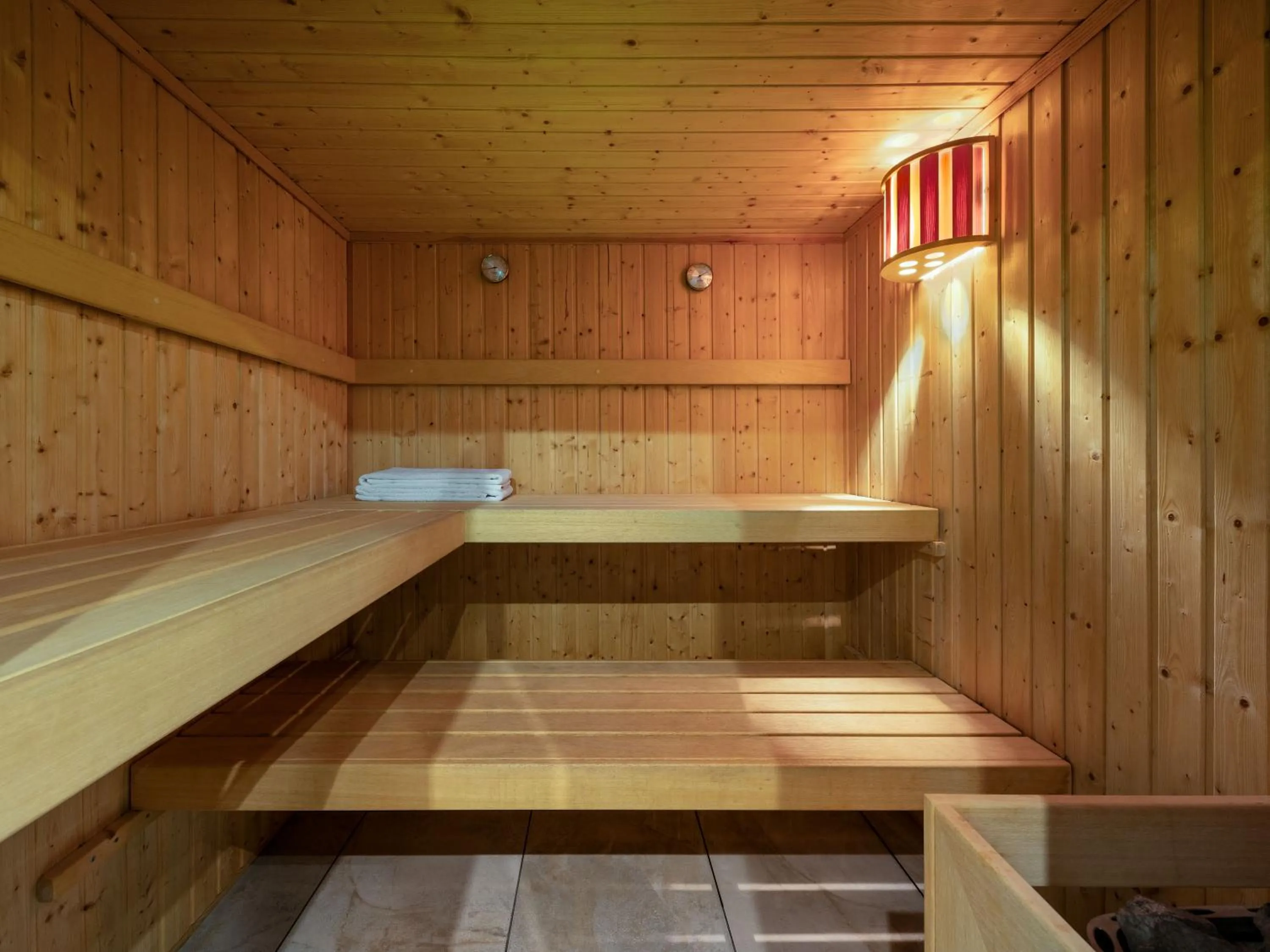 Sauna in Ostra Menalon Luxury Suites